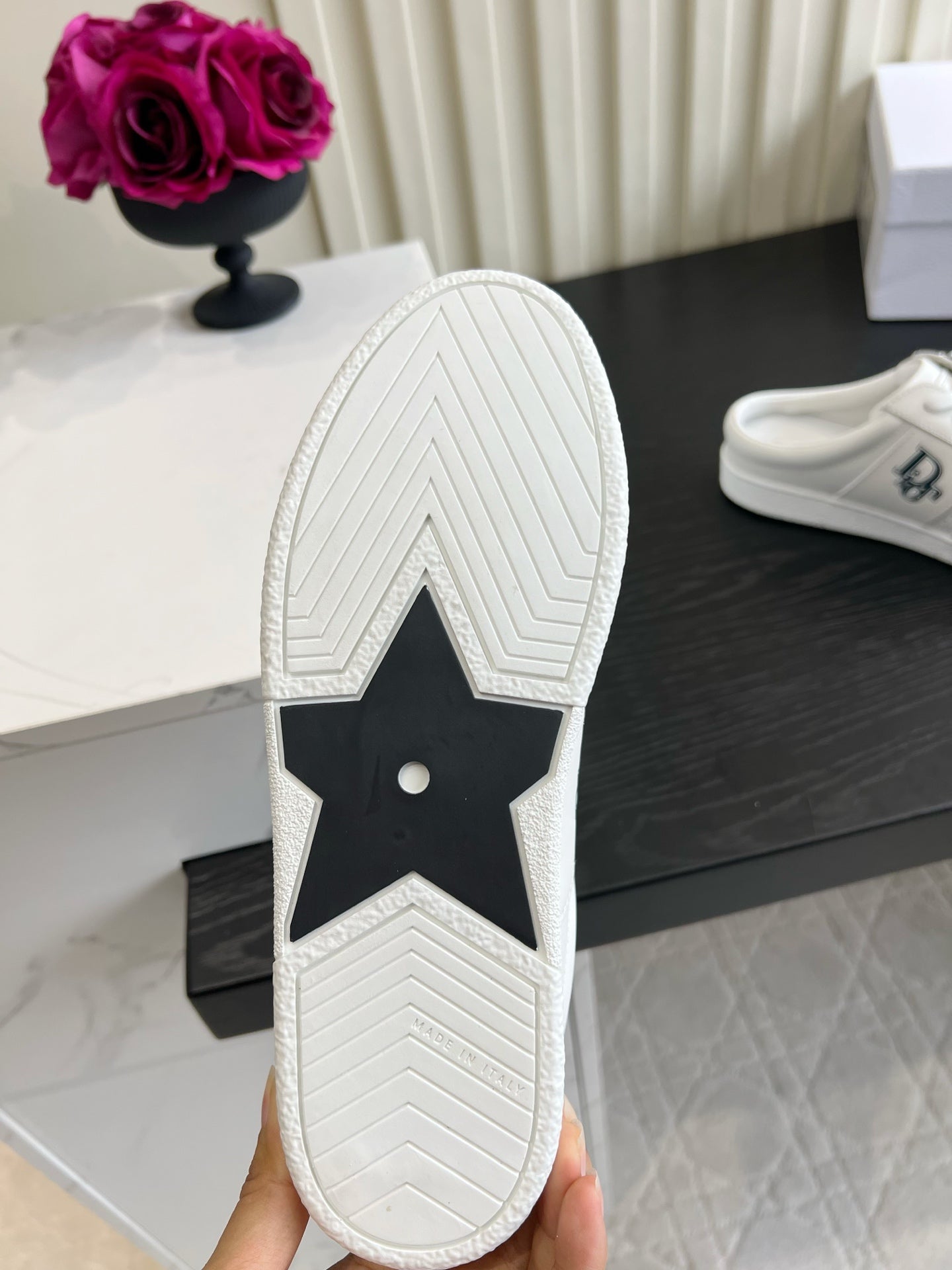 Dior 2026 Versatile Sneakers White Cowhide 977547