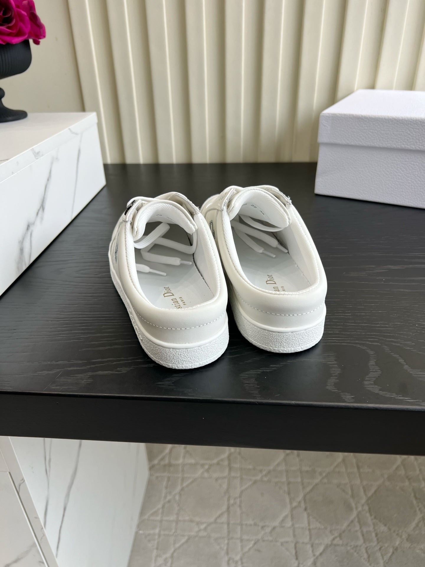 Dior 2026 Versatile Sneakers White Cowhide 977547