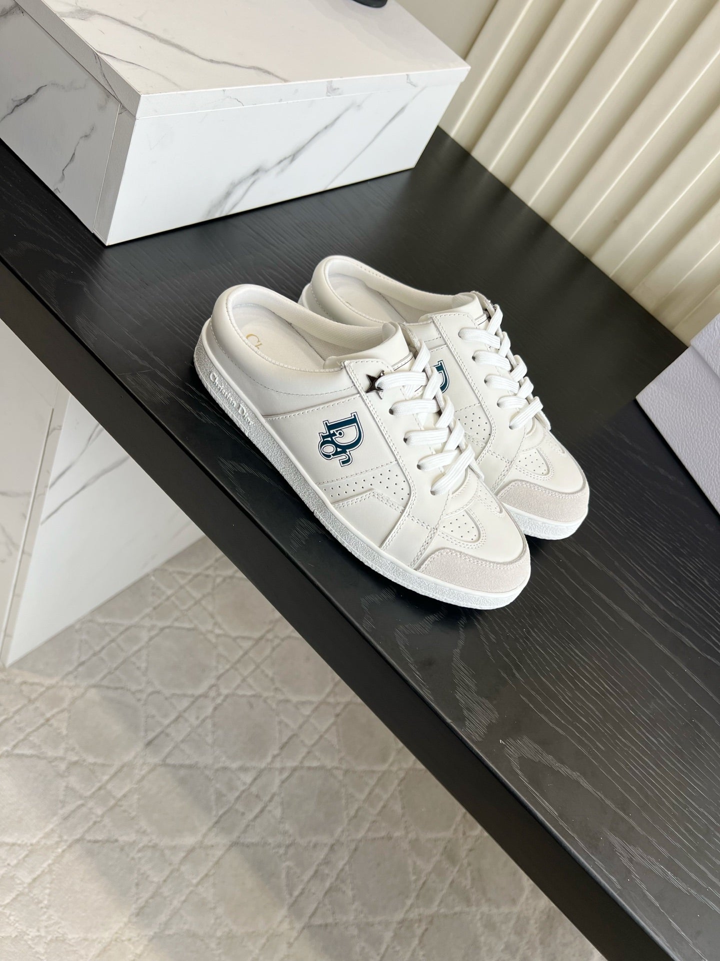 Dior 2026 Versatile Sneakers White Cowhide 977547