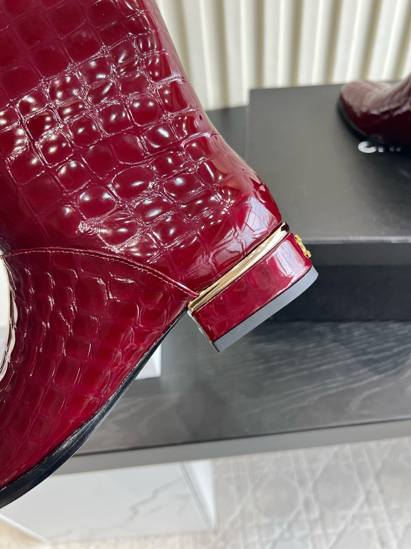 Chanel 2026 Métiers D'art Ankle Boots Cowhide 977427