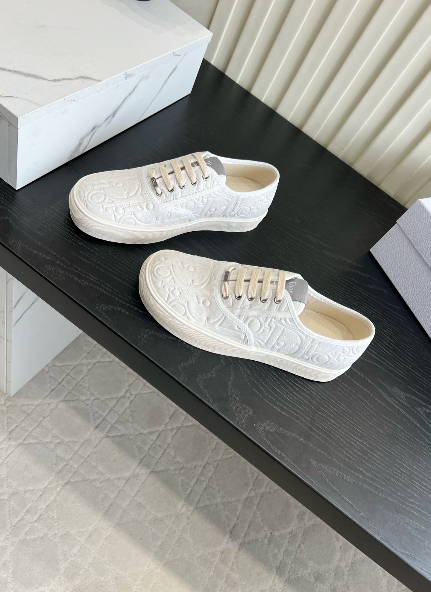 Dior 2026 Saltwind Sneakers Cowhide 977538