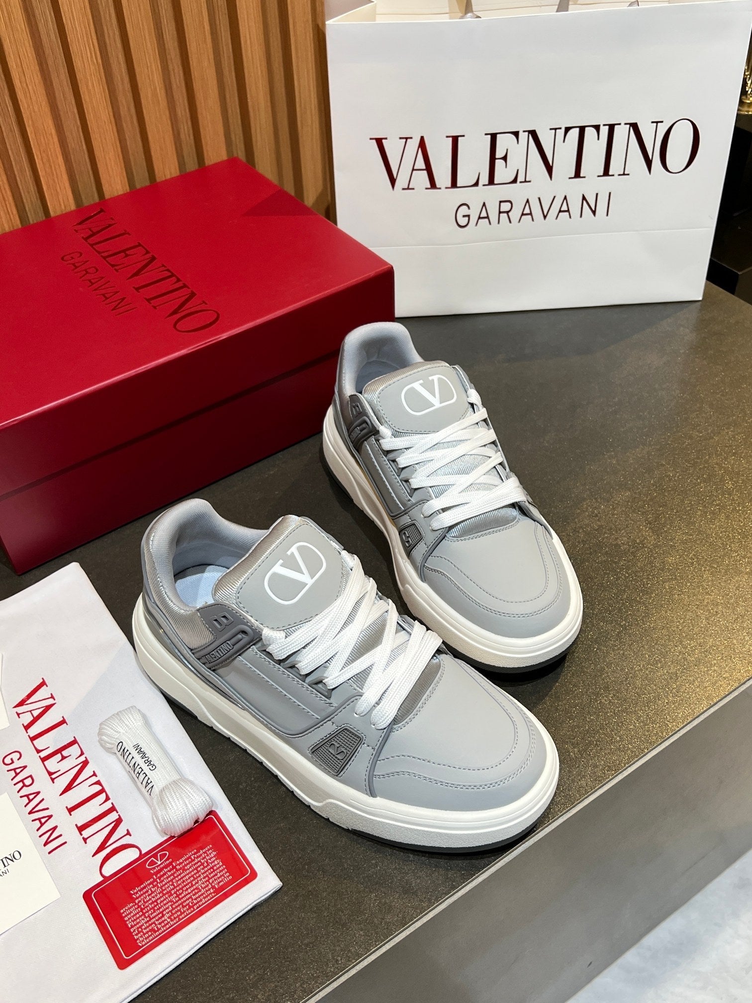 VT 25S Couple Sneakers Gray Calfskin 563121