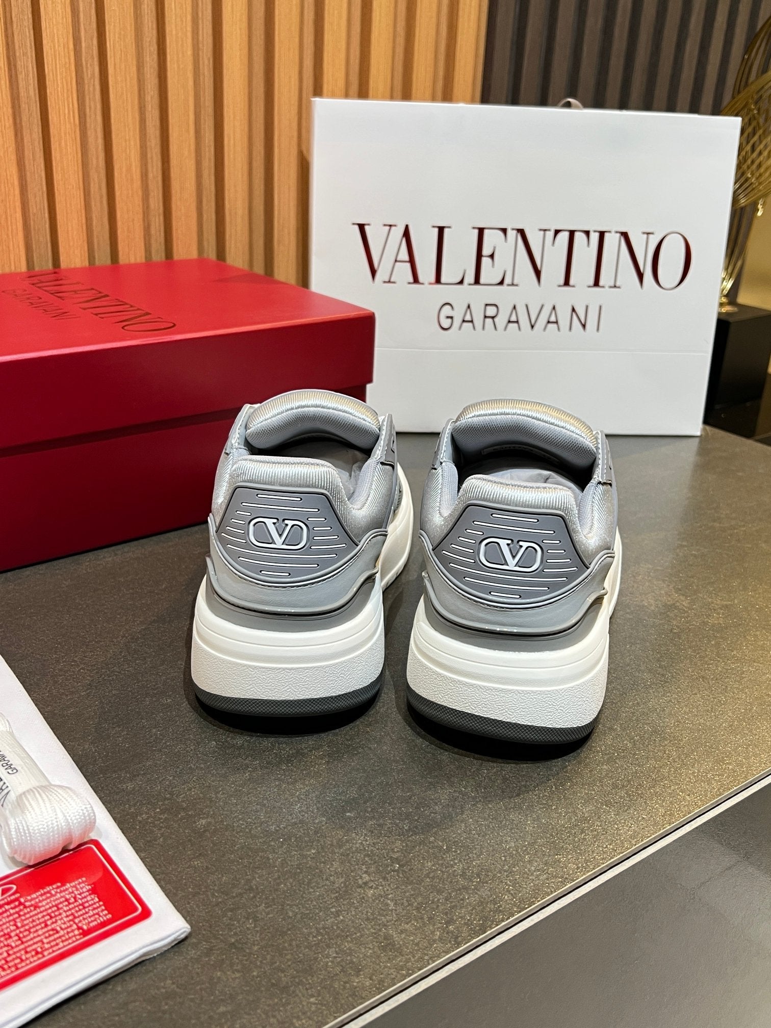 VT 25S Couple Sneakers Gray Calfskin 563121