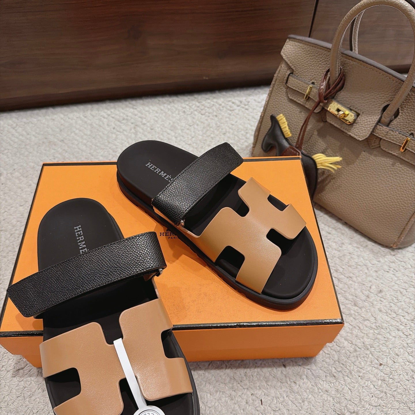 Hermes 2026 Chypre Sandal Brown Black Calfskin And Epsom Calfskin 960077