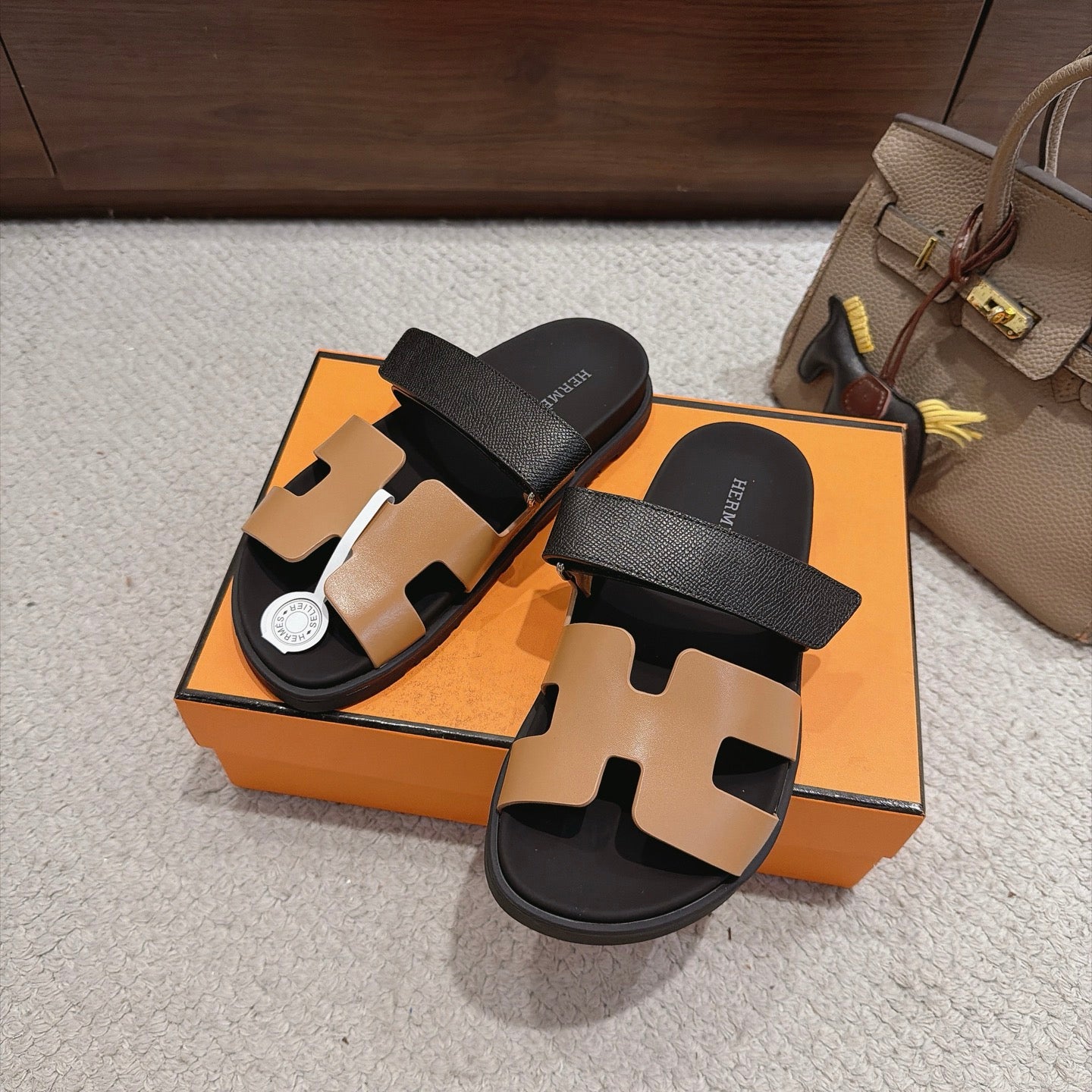 Hermes 2026 Chypre Sandal Brown Black Calfskin And Epsom Calfskin 960077