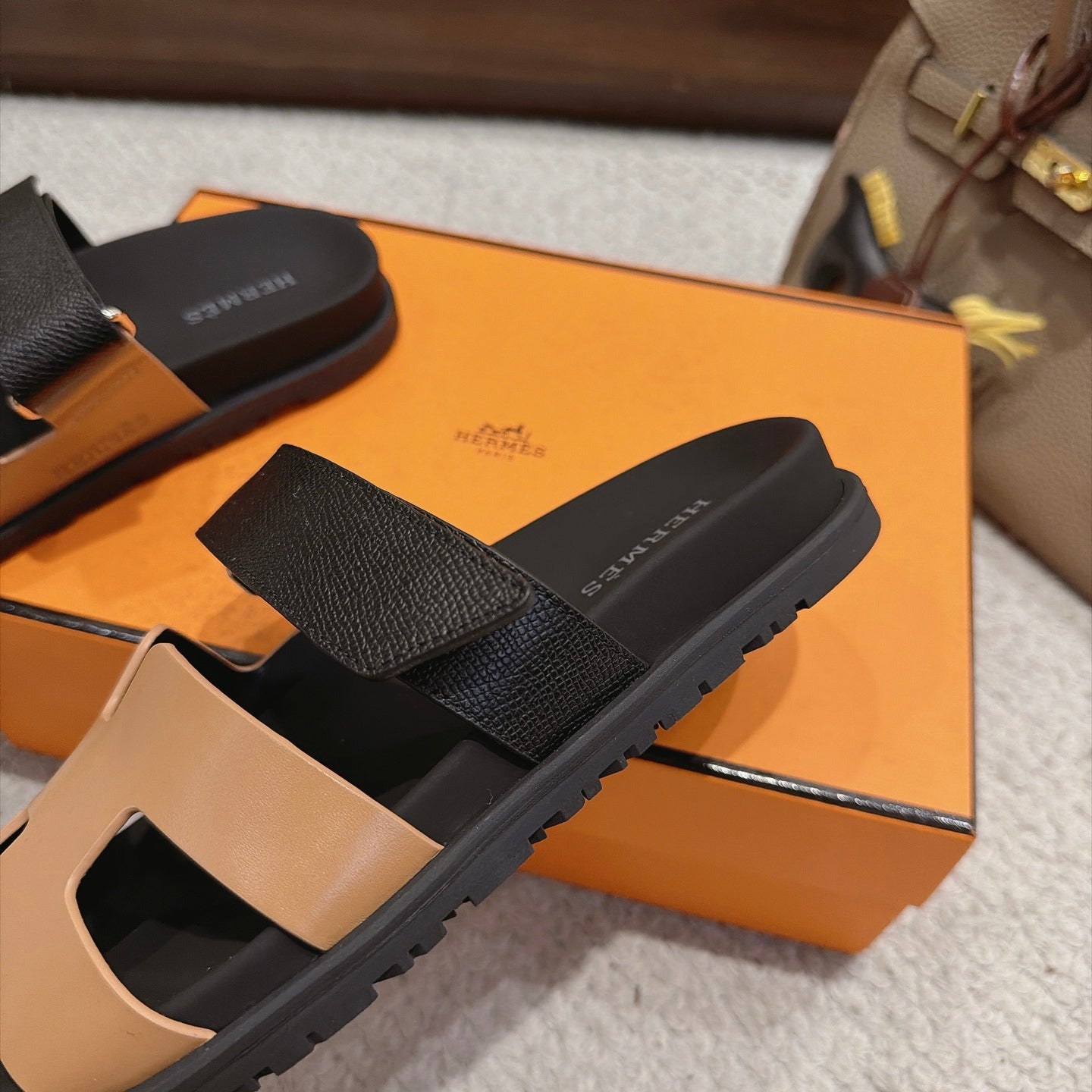 Hermes 2026 Chypre Sandal Brown Black Calfskin And Epsom Calfskin 960077