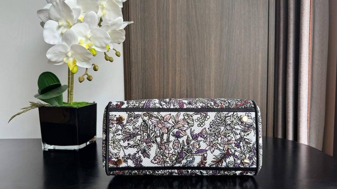medium lady 24 multicolor flower embroidery