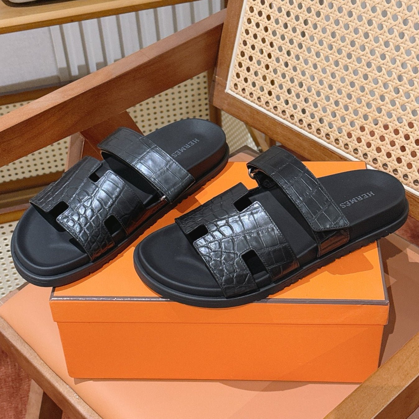 Hermes 2026 Chypre Sandal Crocodile-patterned Cowhide 969065