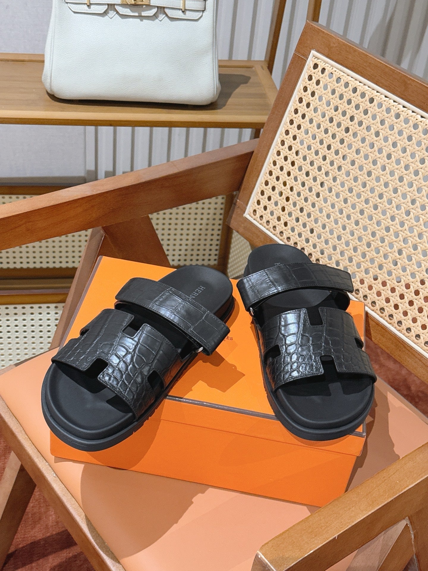 Hermes 2026 Chypre Sandal Crocodile-patterned Cowhide 969065