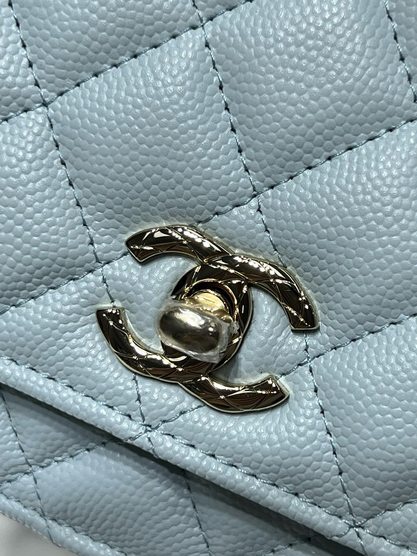 cc 25S Woc Top Handle 19cm Cloud Blue Grained Calfskin Light Gold Hardware