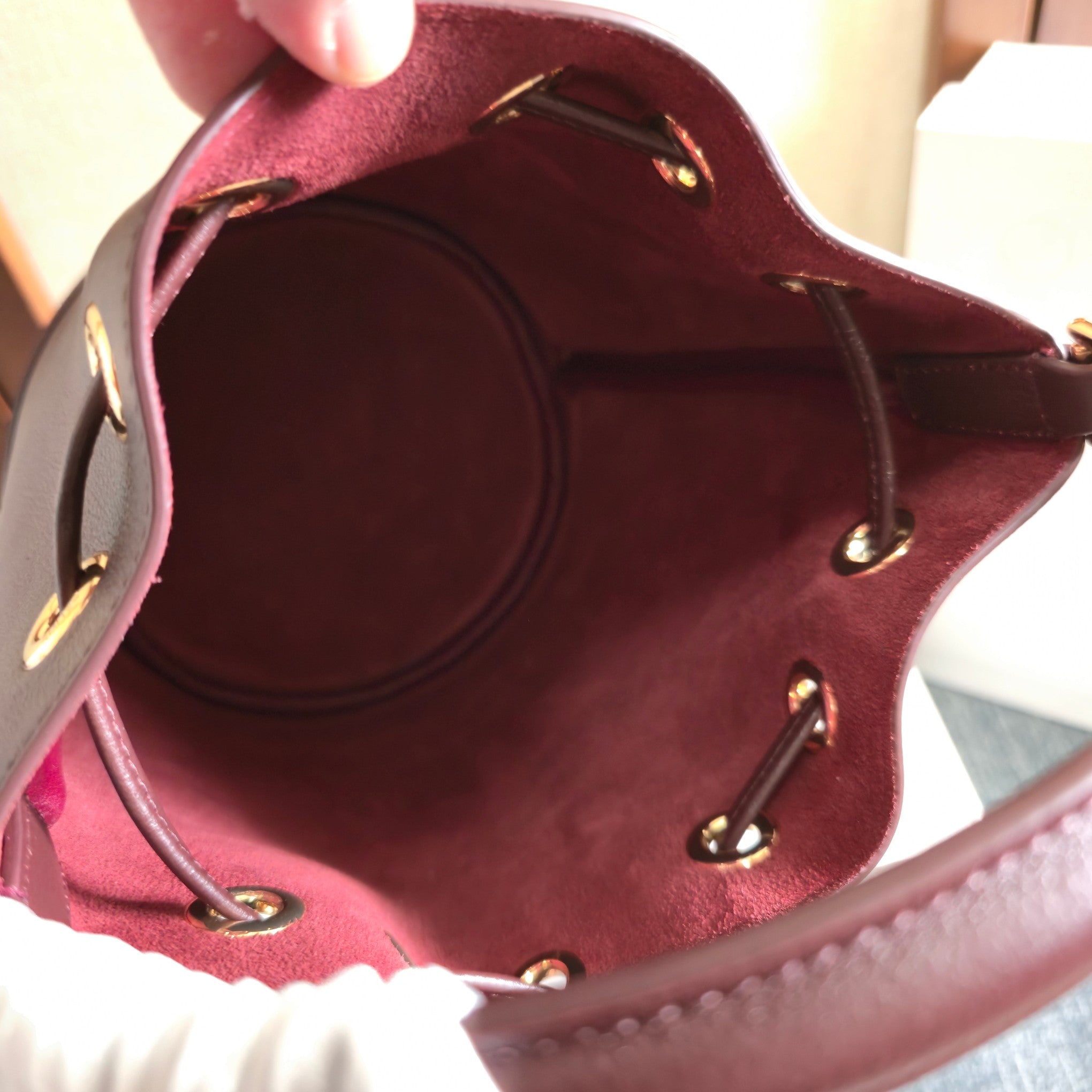 Celine 2025 Teen Clara Bucket Bag 19cm Burgundy Calfskin 276319