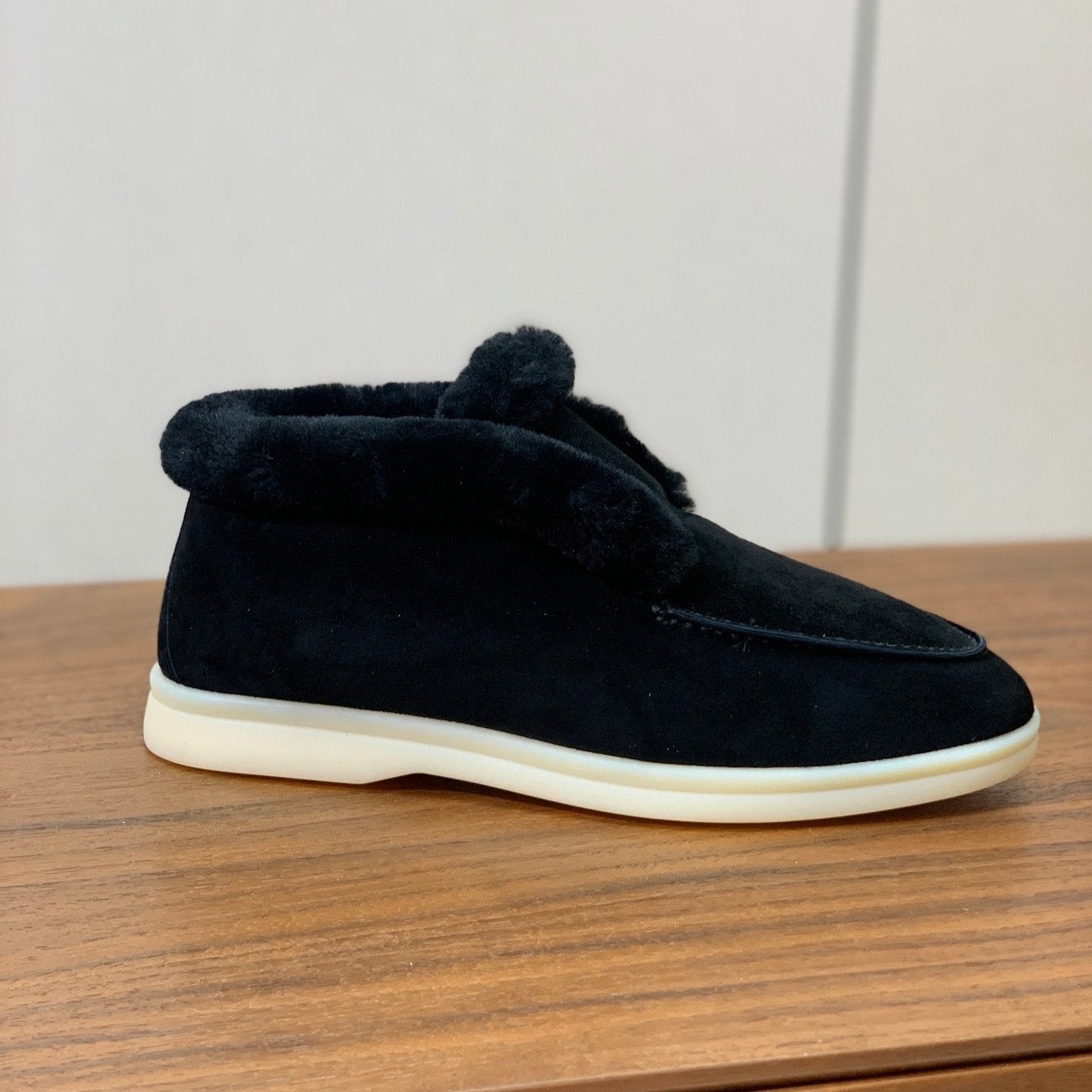 LP Open Walk Chukka Boot Black Suede Lamb Fur