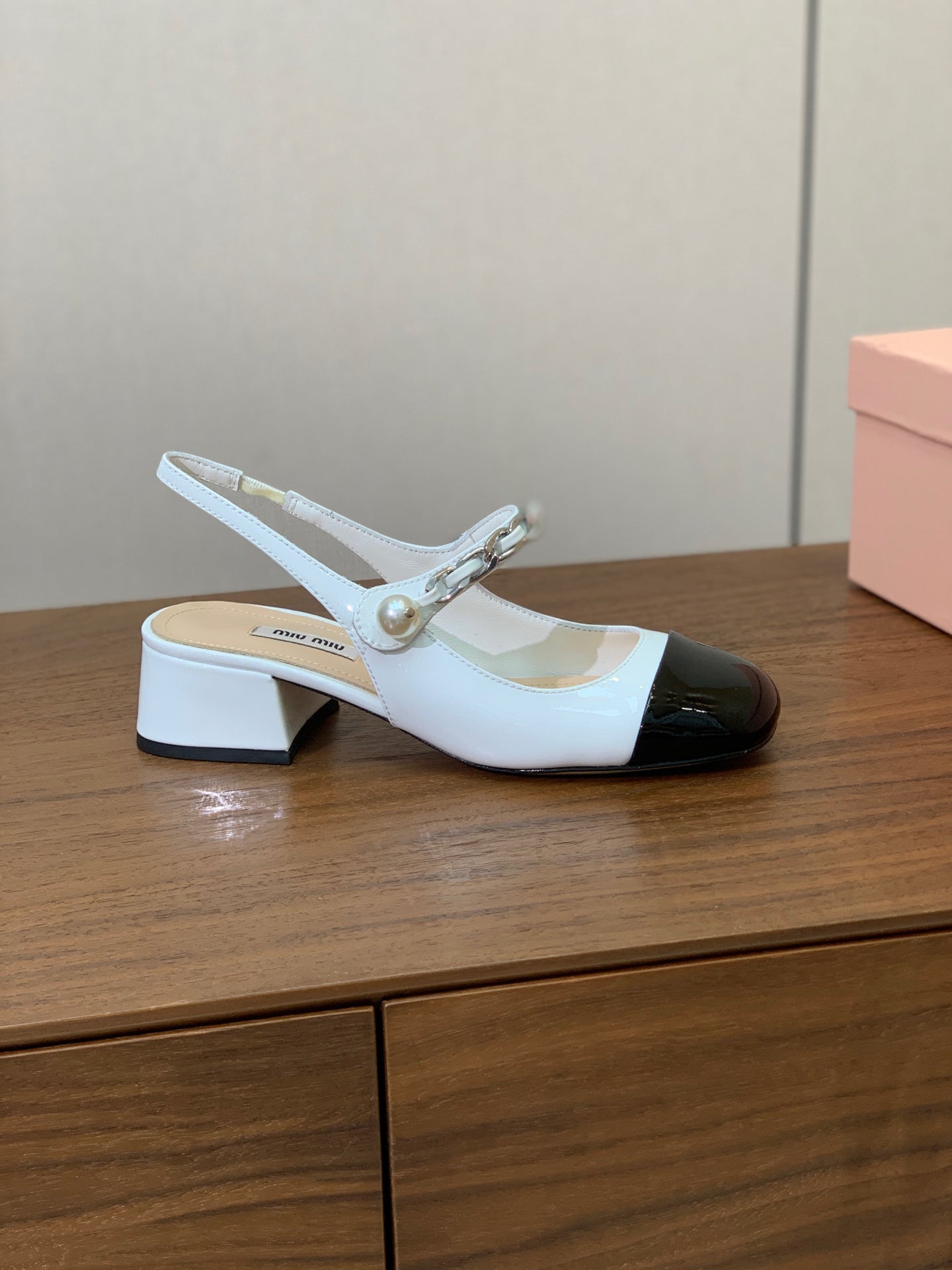 Miumiu 2026 Slingback 45mm White Black Patent Leather 945705