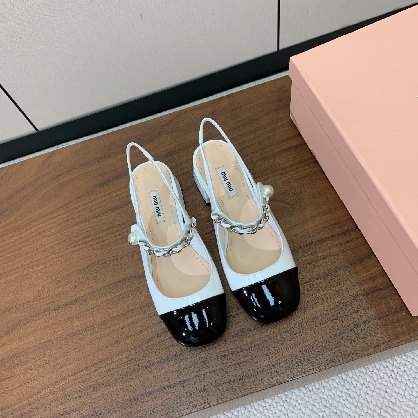 Miumiu 2026 Slingback 45mm White Black Patent Leather 945705