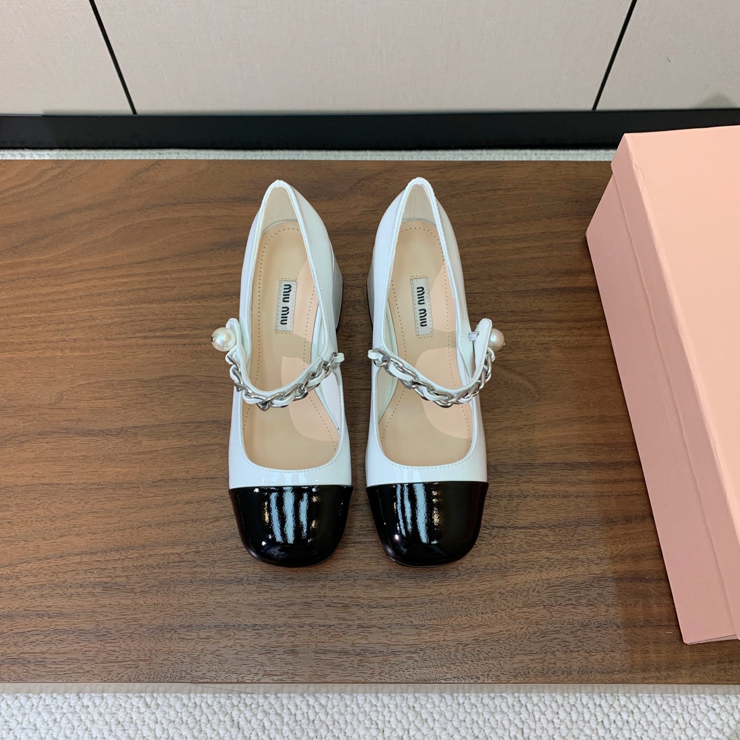 Miumiu 2026 Pumps Black White Patent Leather 945708