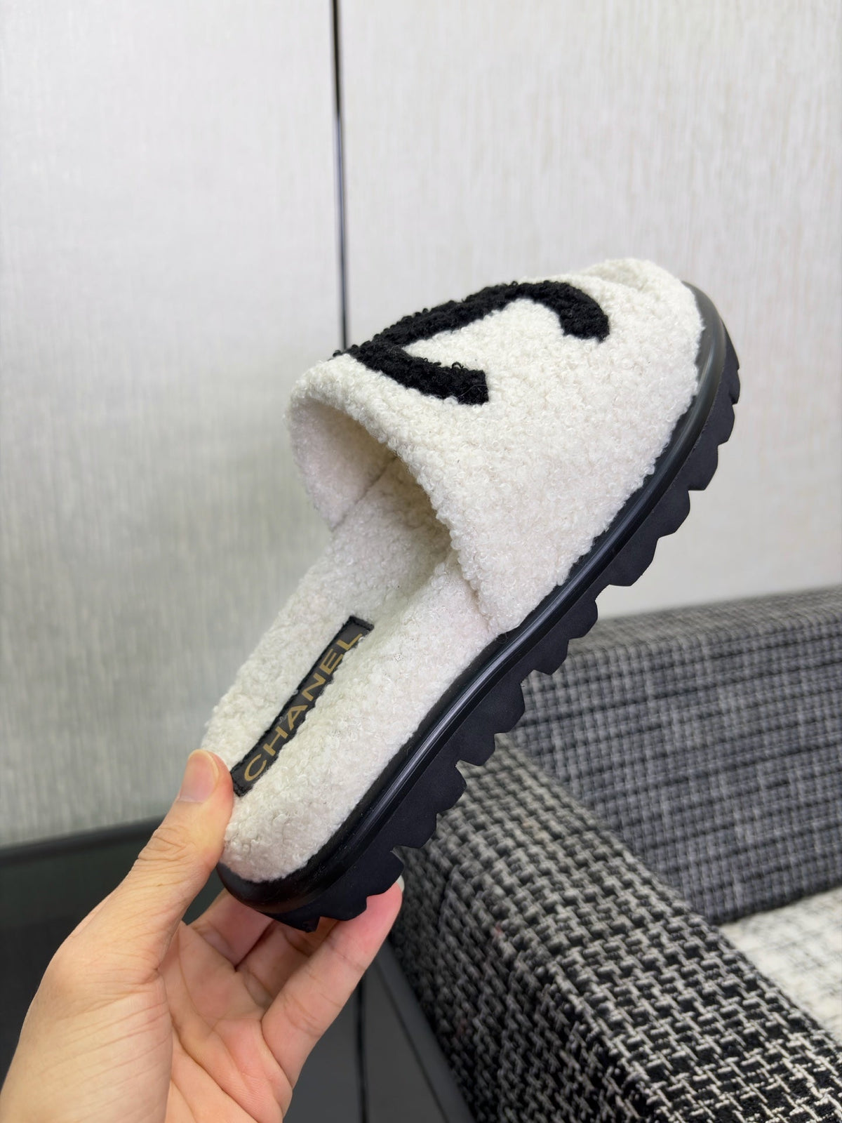 Chanel 2026 CC Logo Furry Sandals Chanel Wool 128102