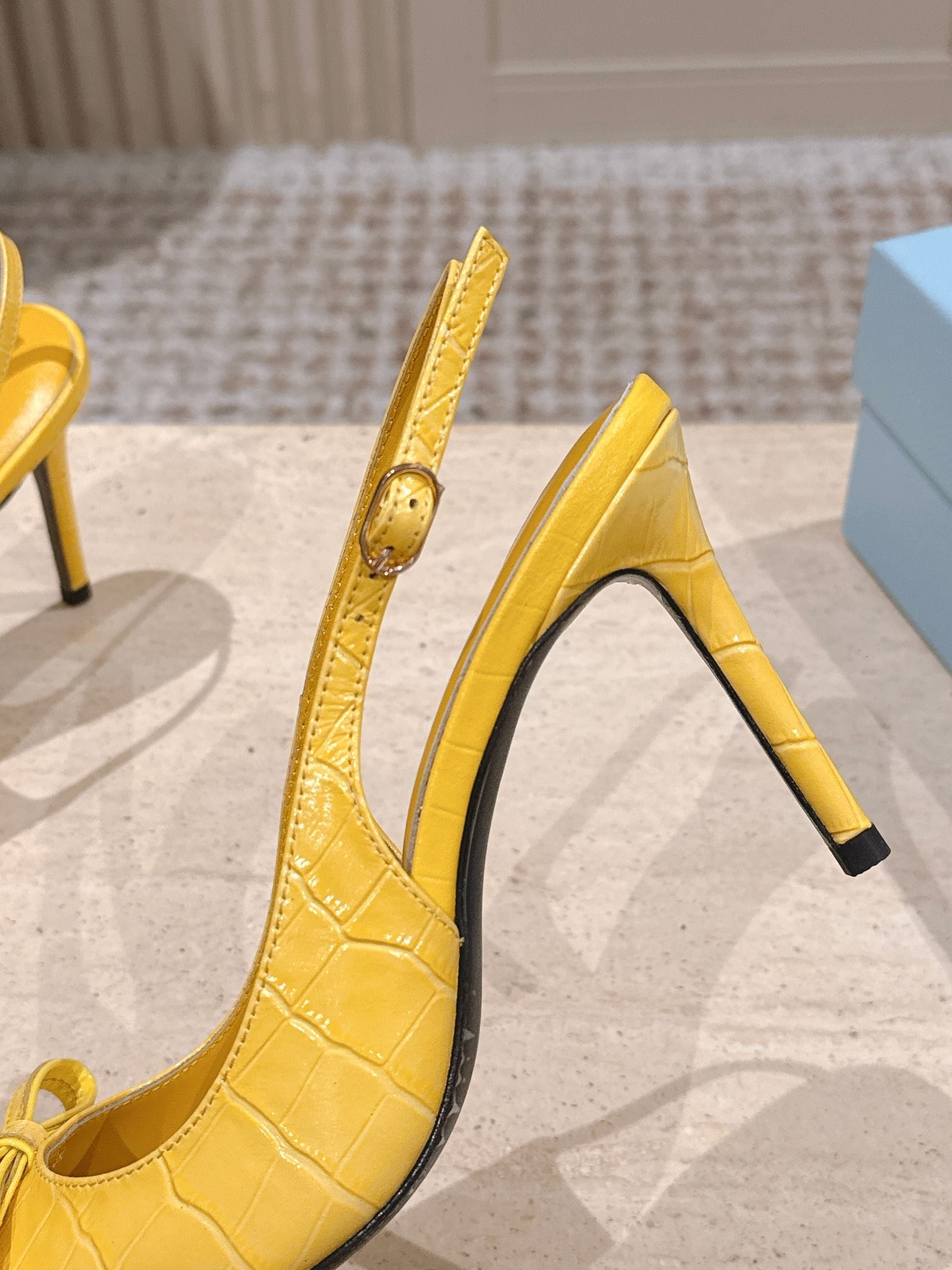 PRA 26S Slingback 85 Yellow Crocodile Embossed Leather 630738