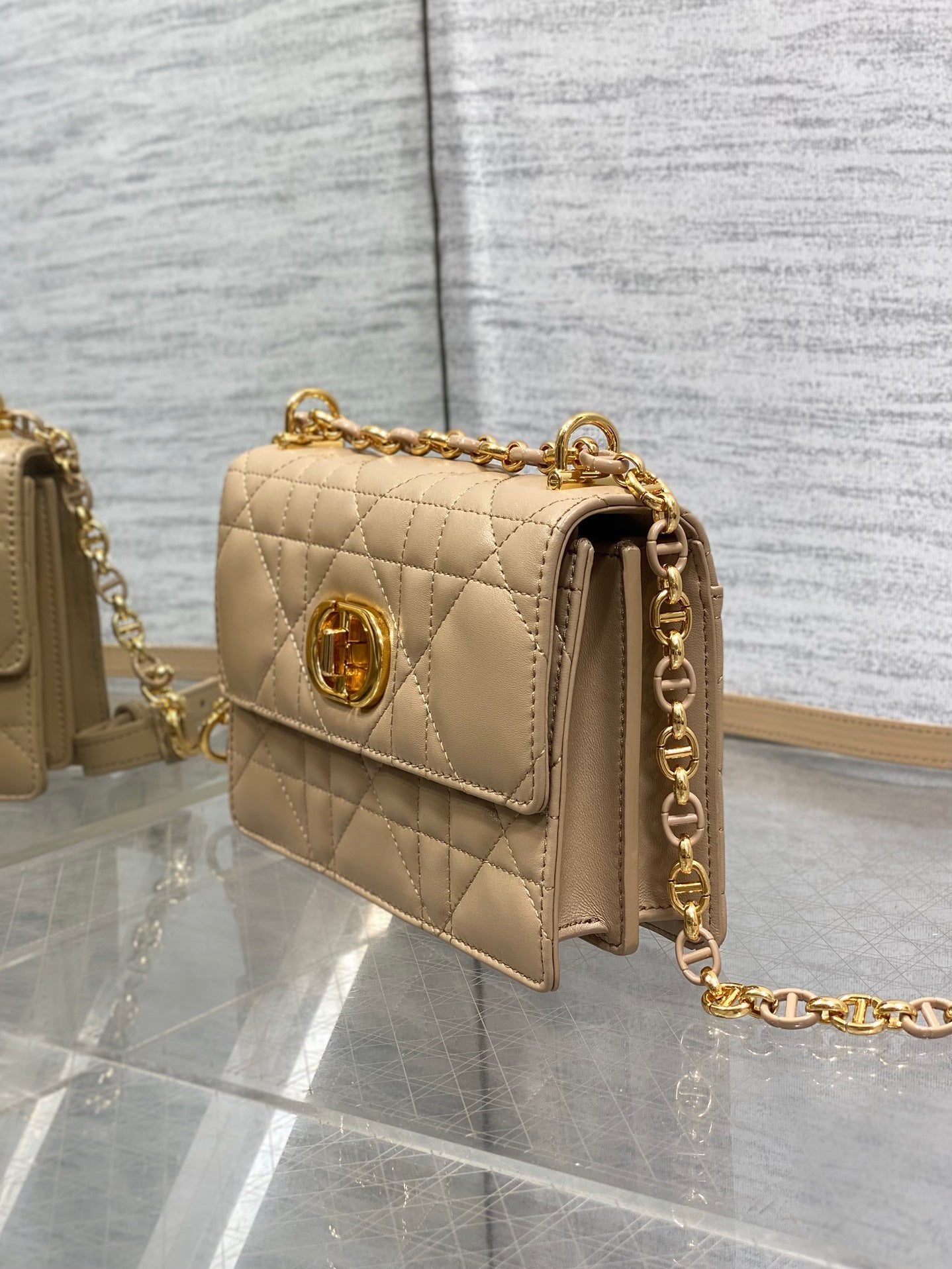CD Miss Caro 17 Bag Biscuit Calfskin 226500