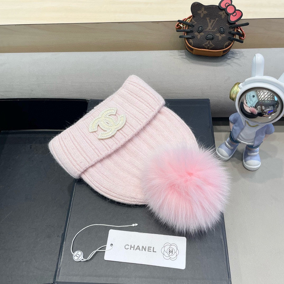 Chanel Knitted Hat With Pom-pom 437120