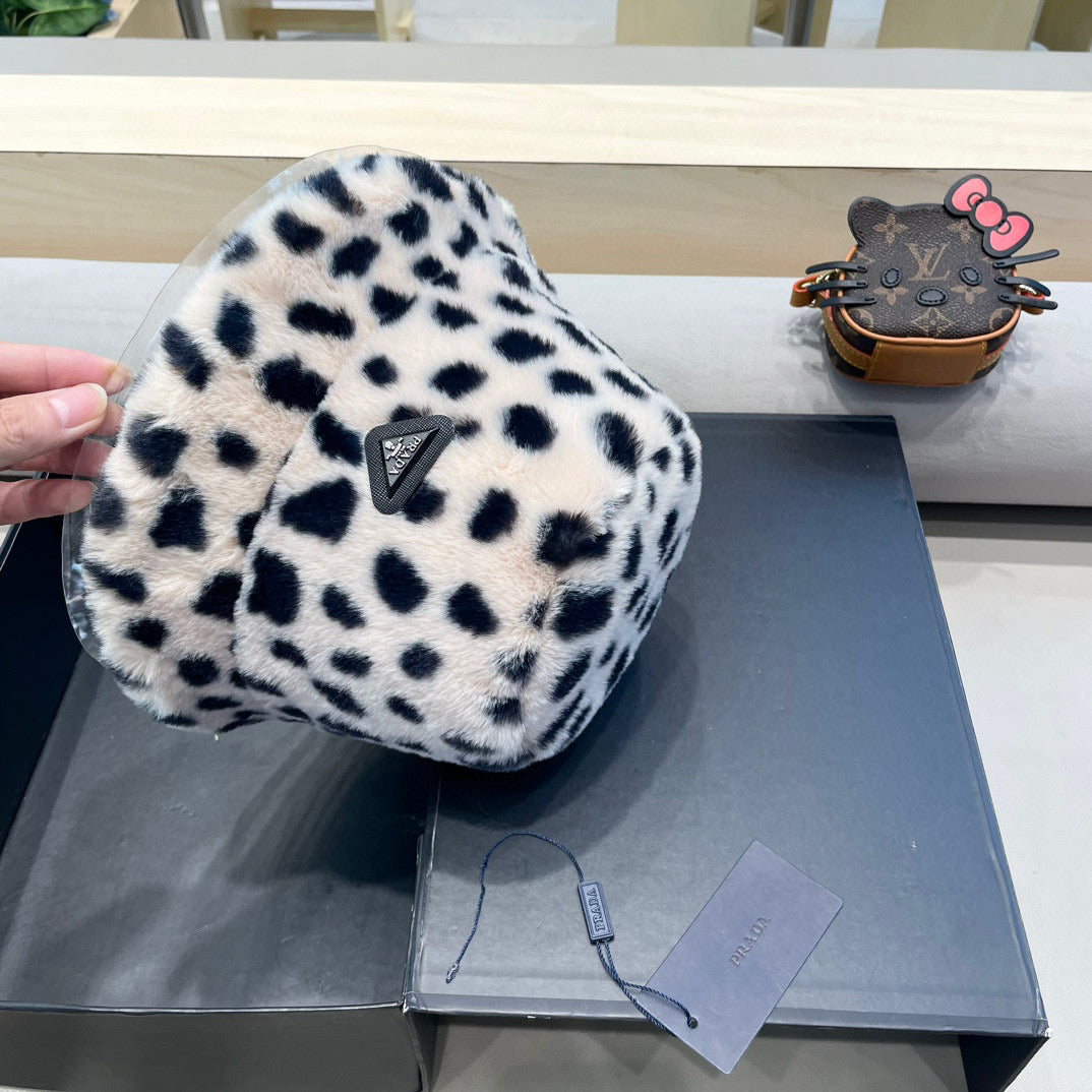 Prada Leopard Print Bucket Hat 435077