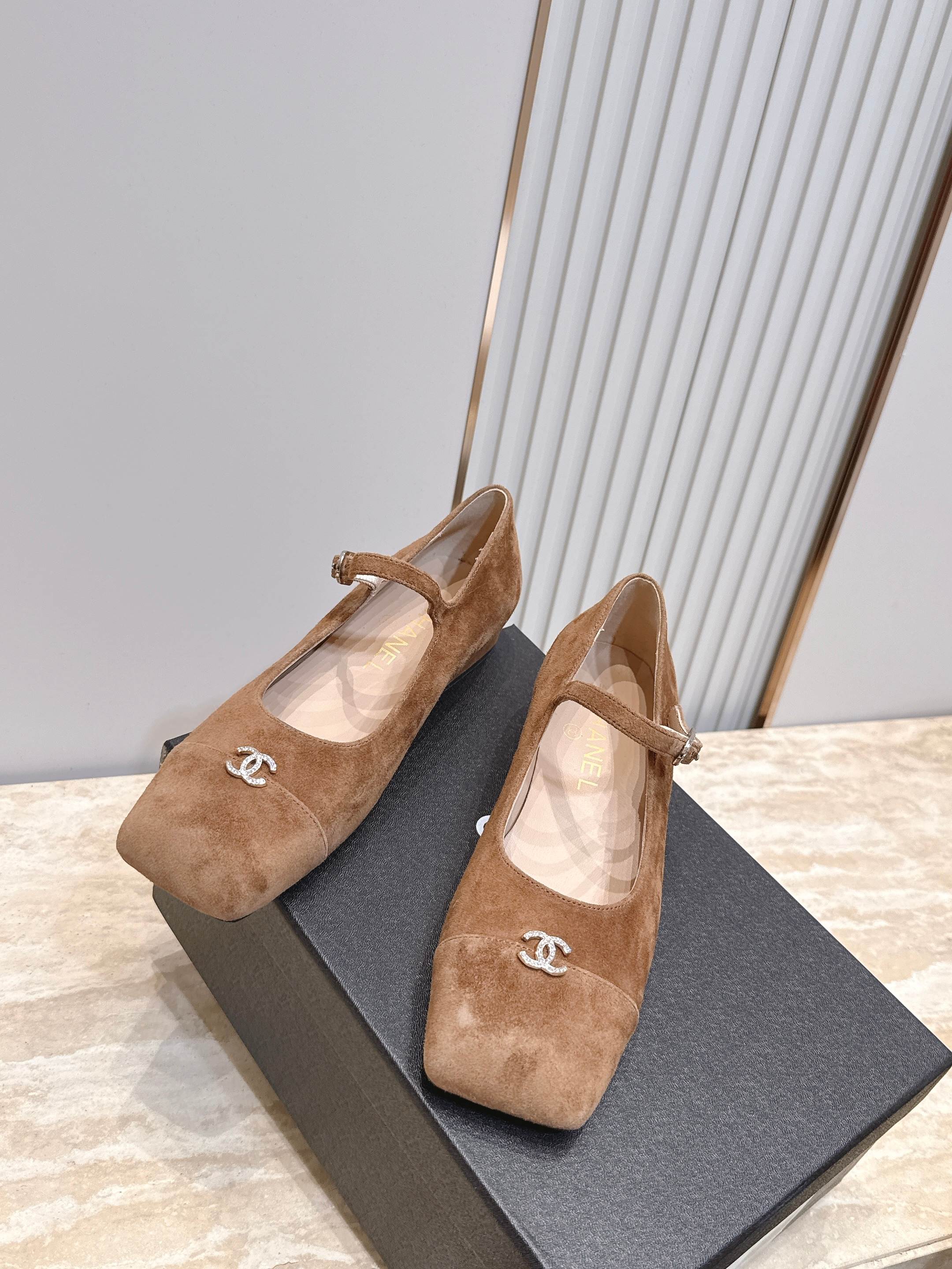 Channel 2026 Ballet Flat 25mm Suede Calfskin 899012