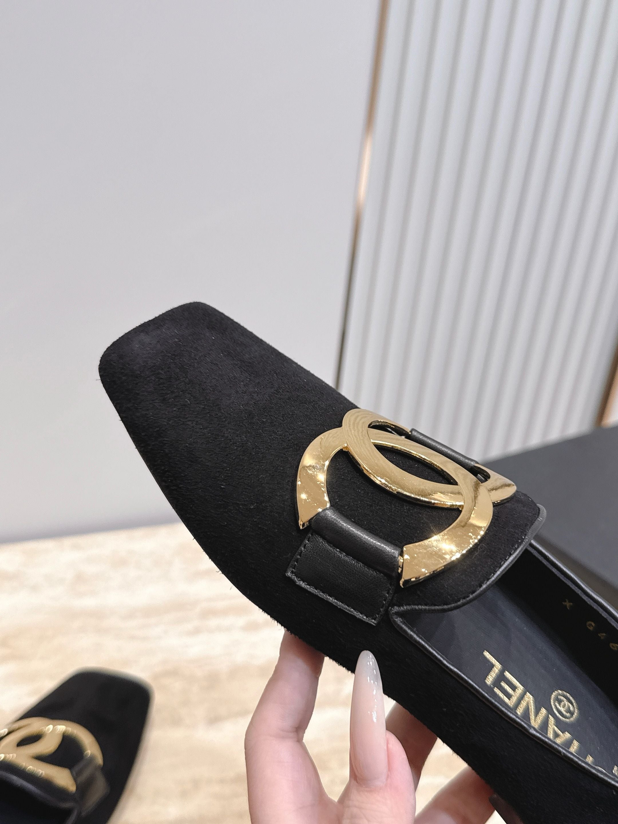 Channel 2026 Loafer 10mm Suede Calfskin 899021