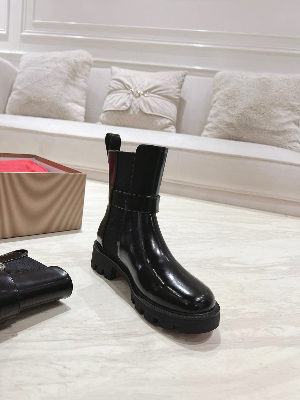 CL 25C Chelsea Booty Lug Black Patent Leather 167671