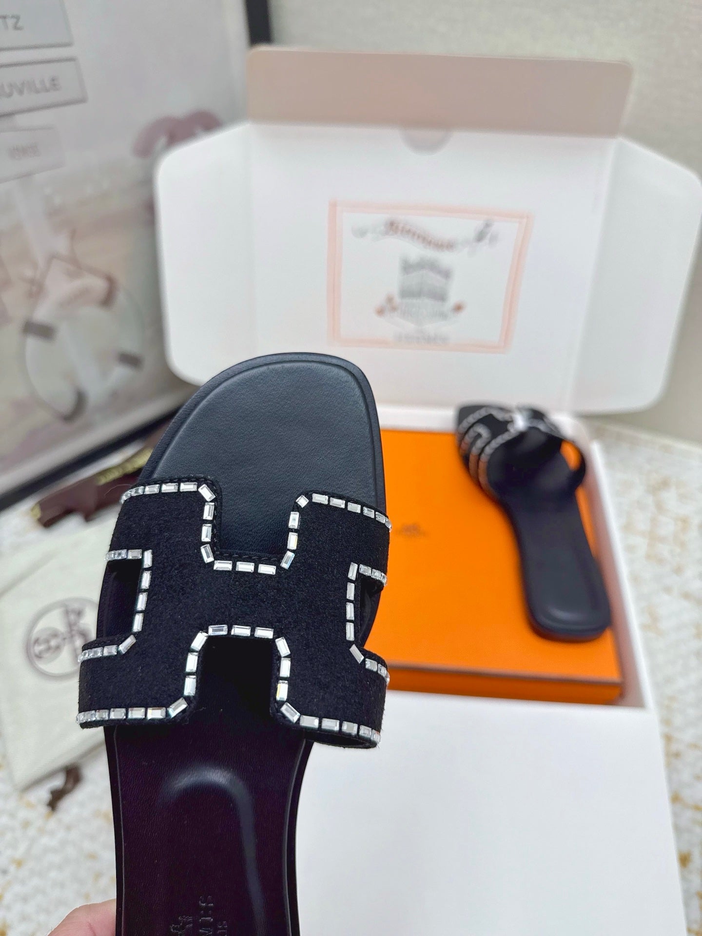 HM 26ss Oran Sandals Black Suede Sheepskin 625238