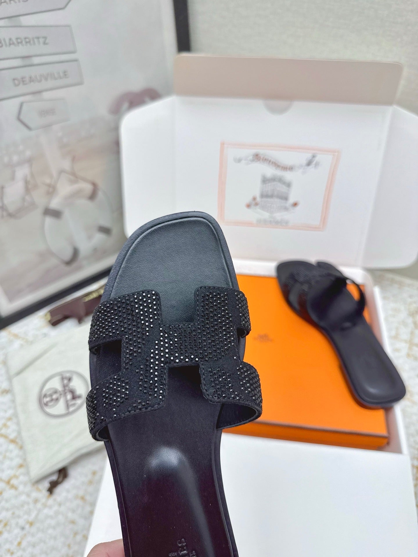 HM 26ss Oran Sandals Black Rhinestone Cowhide 625241