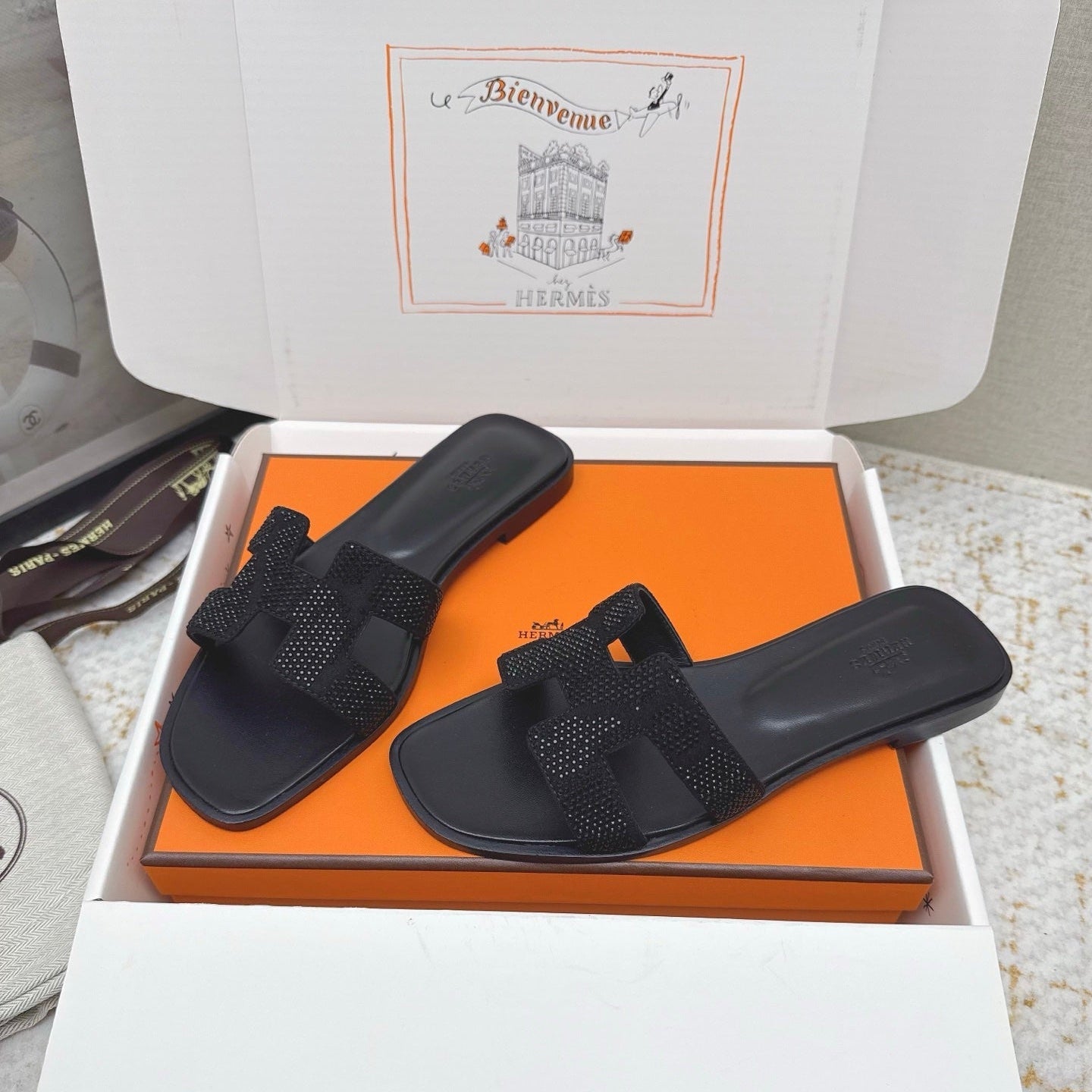 HM 26ss Oran Sandals Black Rhinestone Cowhide 625241