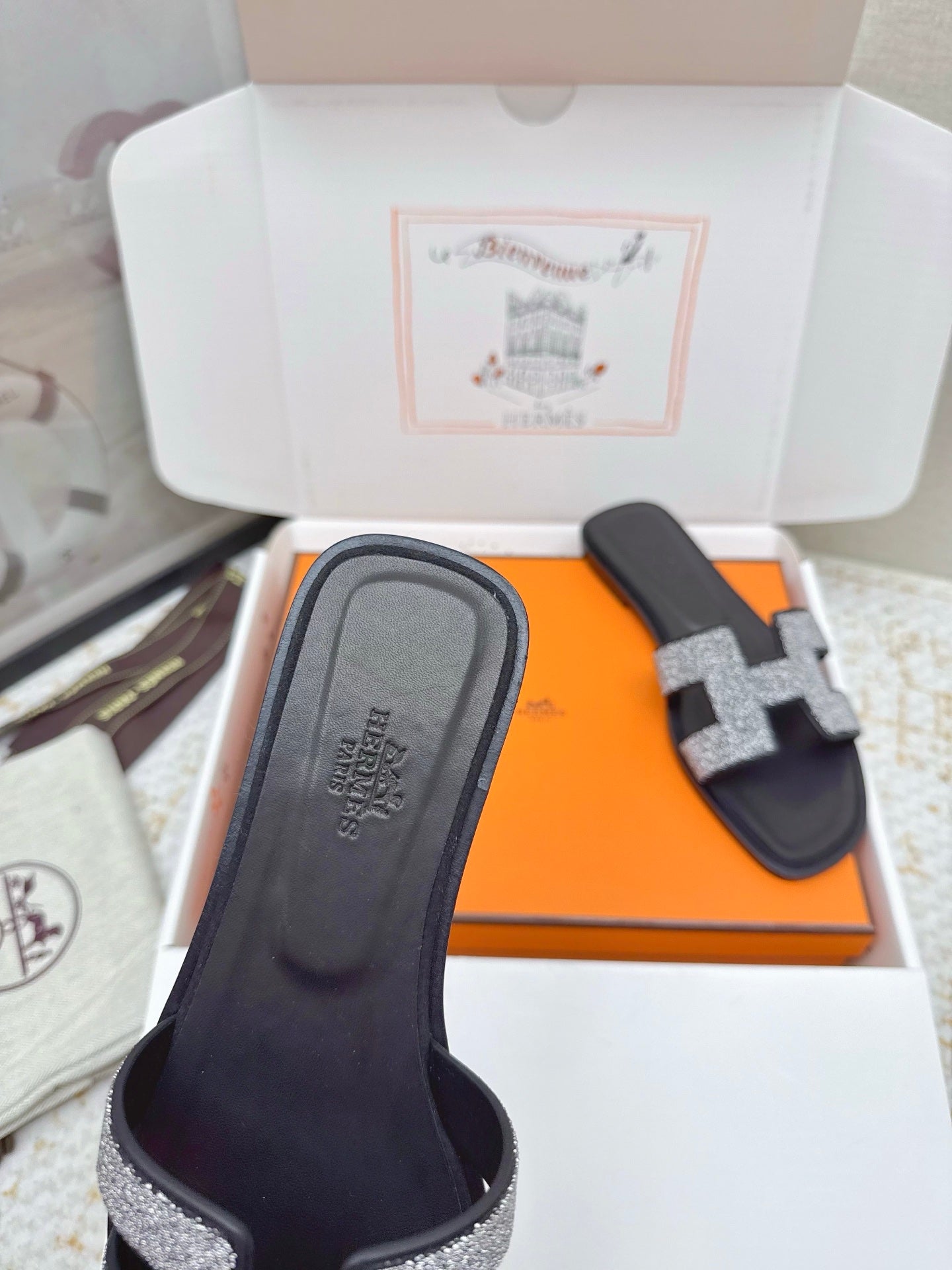 HM 26ss Oran Sandals Black Rhinestone Cowhide 625260