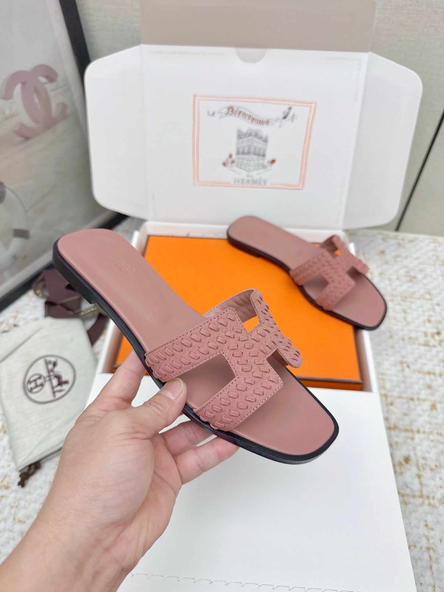 HM 26ss Oran Sandals Nude Pink Suede Sheepskin 625135