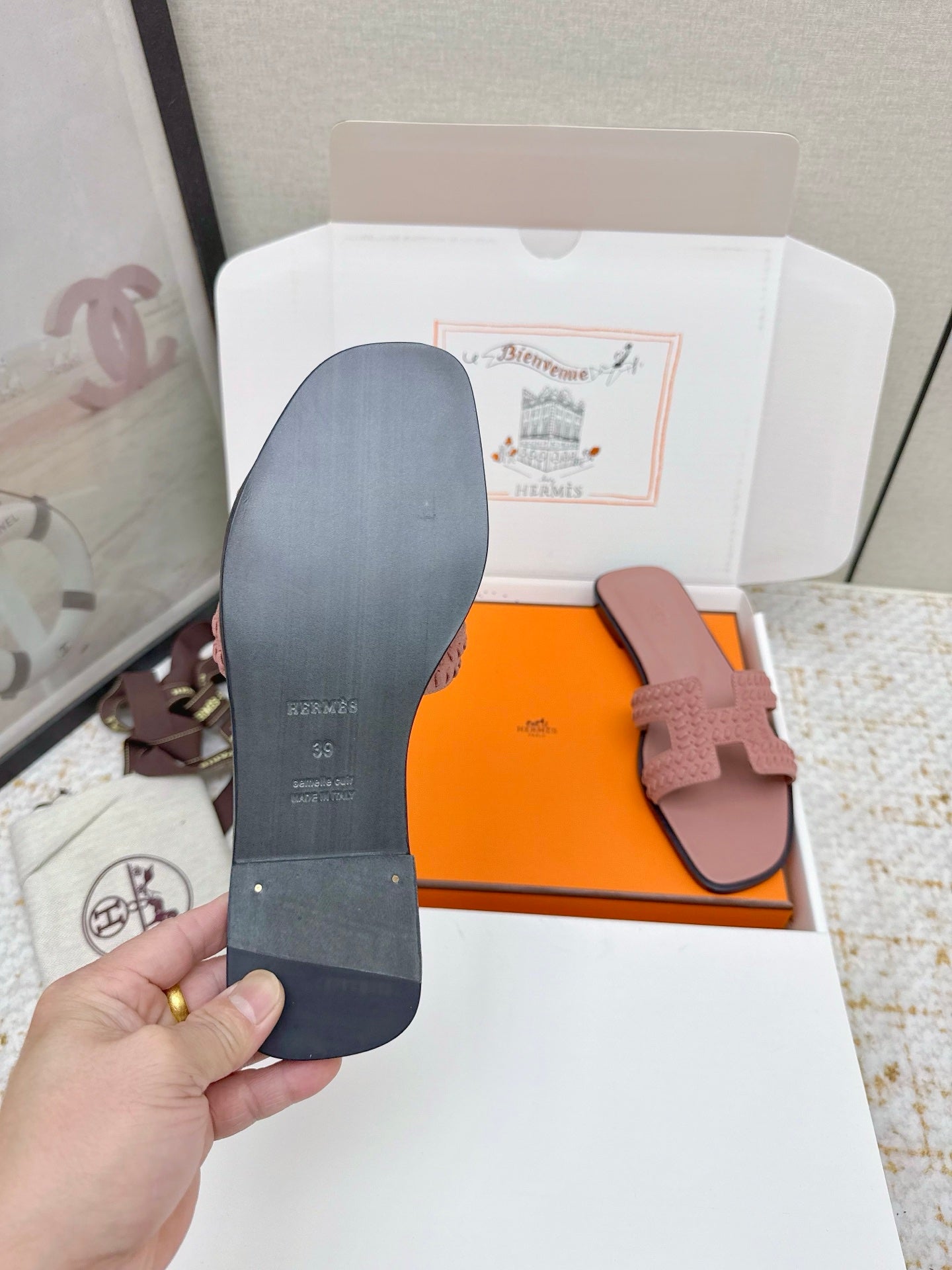 HM 26ss Oran Sandals Nude Pink Suede Sheepskin 625135