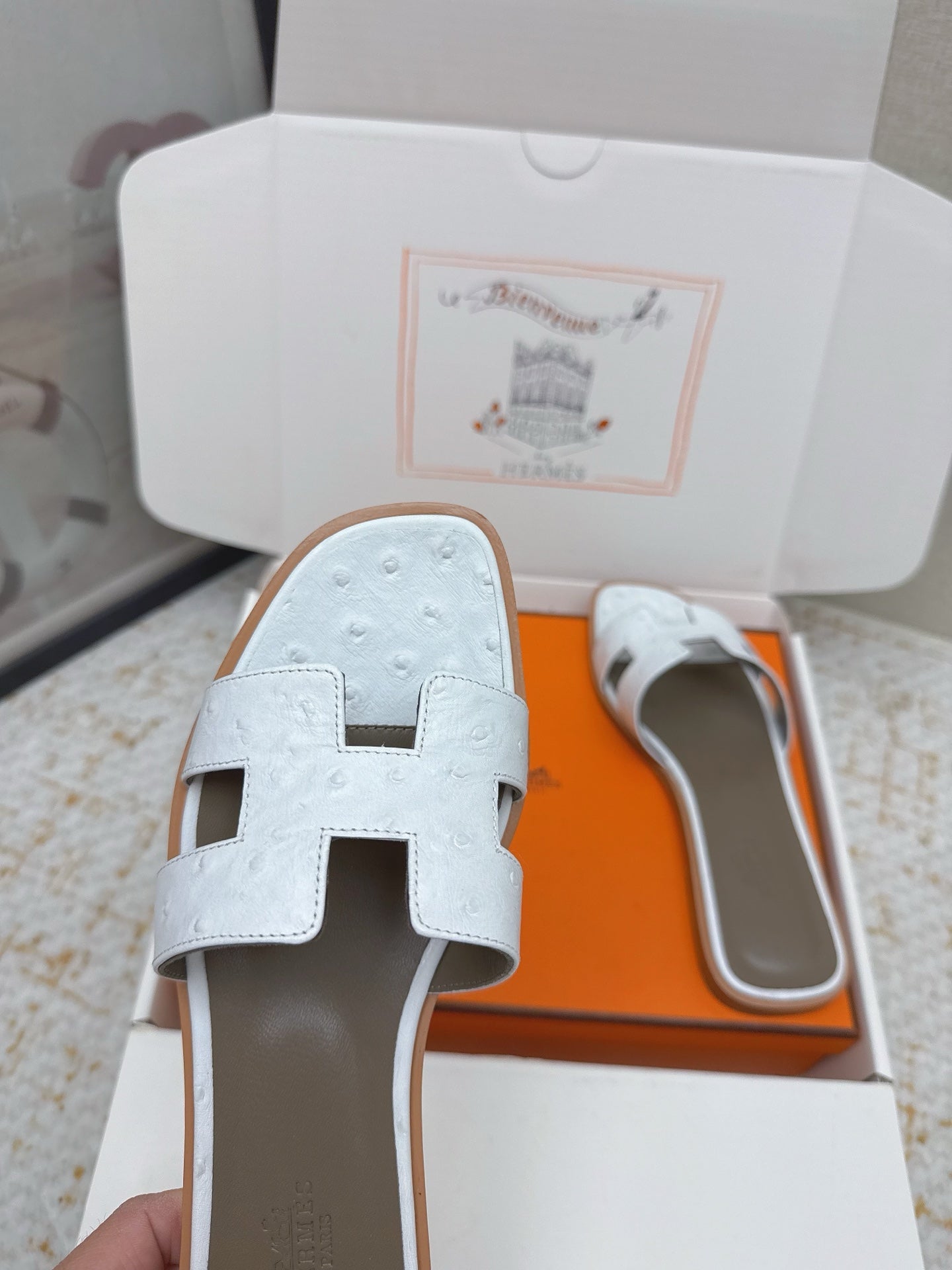 HM 26ss Oran Sandals Milk White Taupe Ostrich Leather 625087