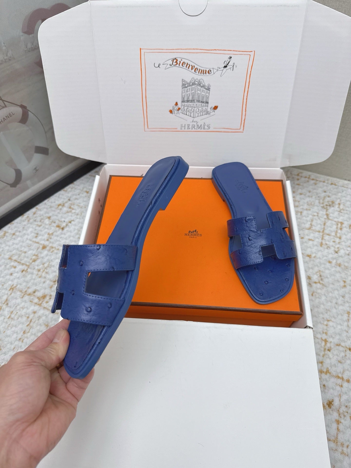 HM 26ss Oran Sandals Blue Encre Ostrich Leather 625091