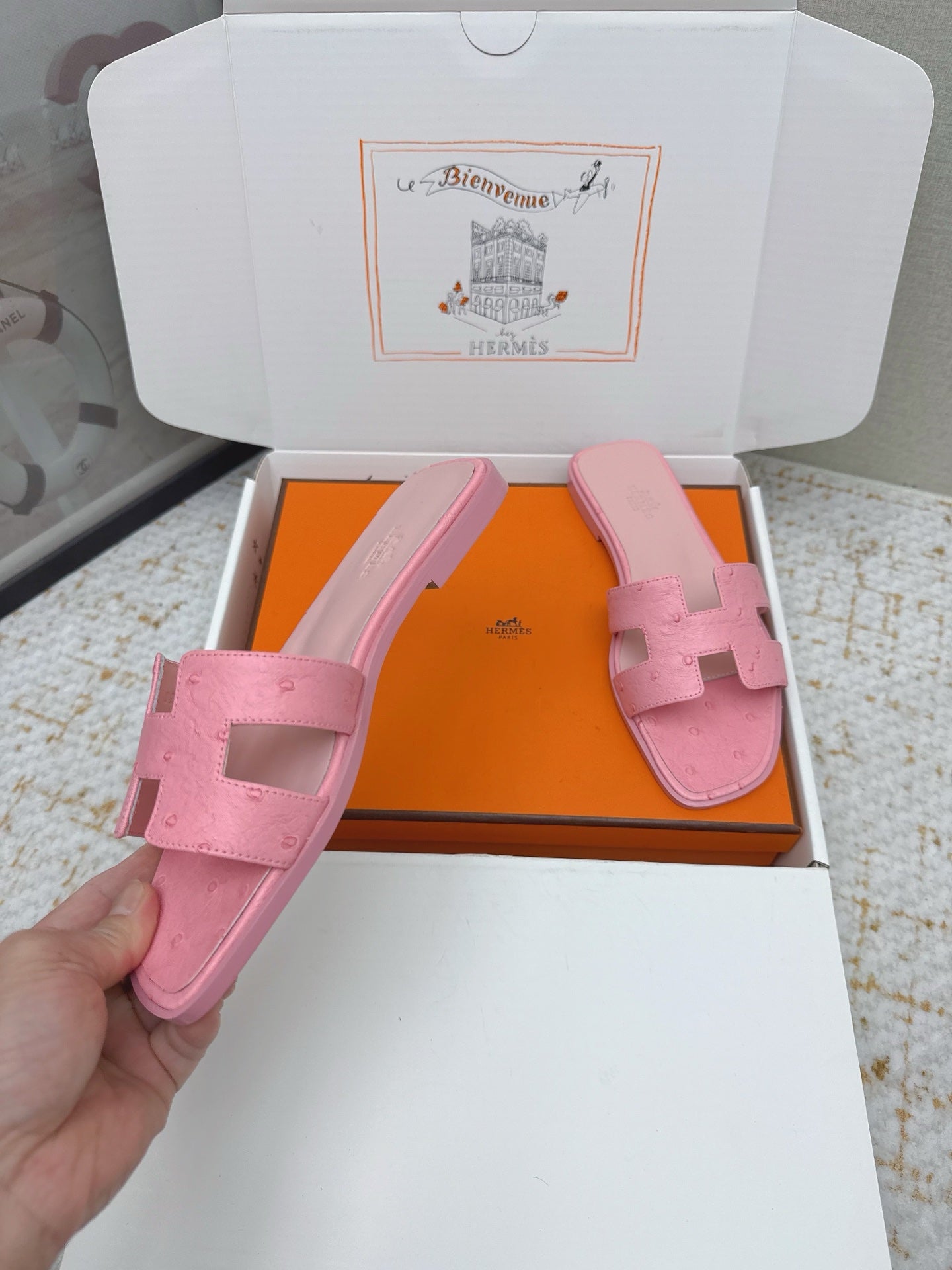 HM 26ss Oran Sandals Pink Ostrich Leather 625095