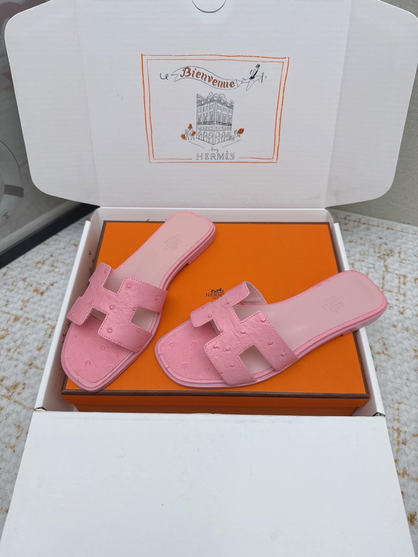 HM 26ss Oran Sandals Pink Ostrich Leather 625095