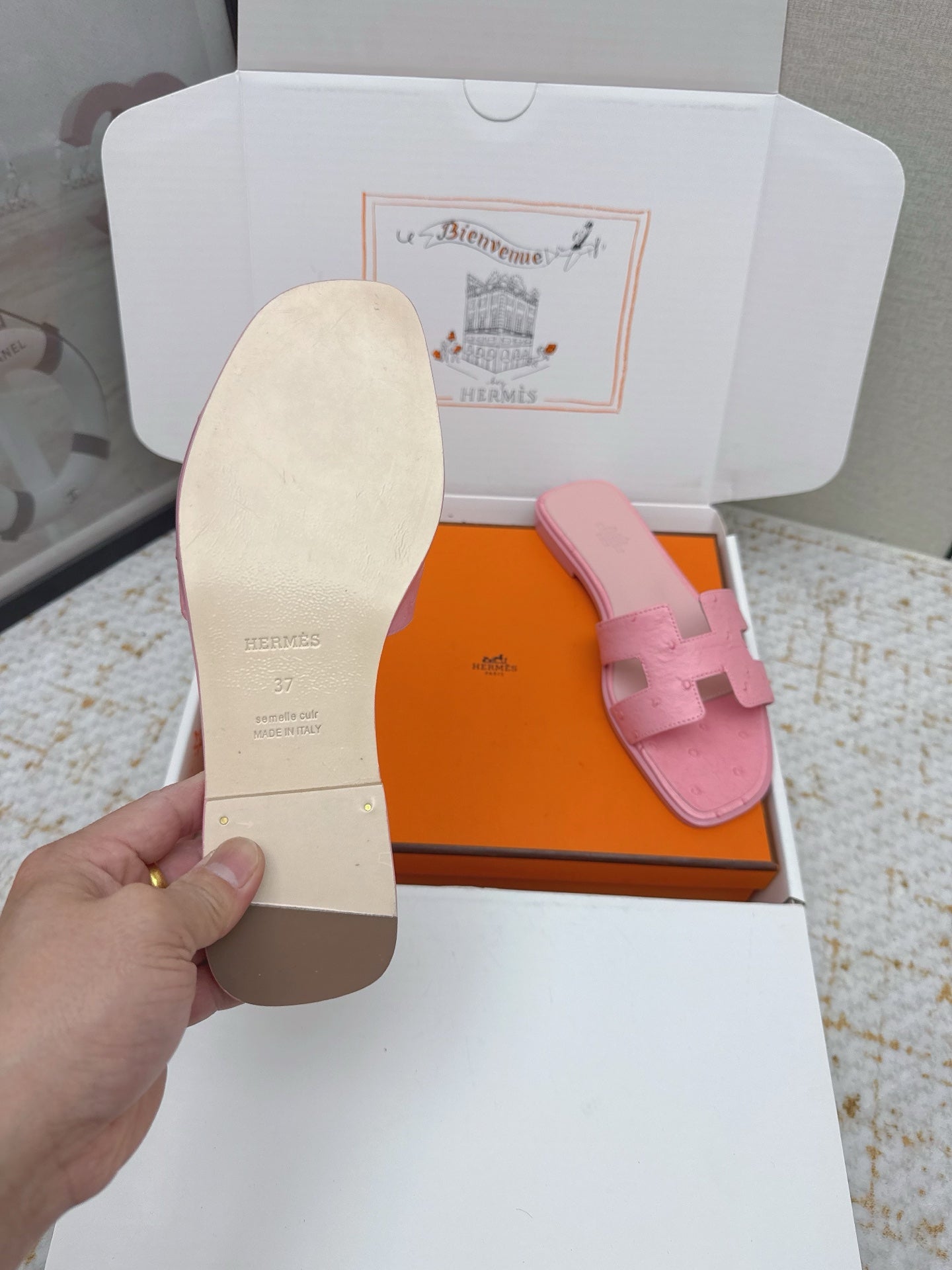 HM 26ss Oran Sandals Pink Ostrich Leather 625095