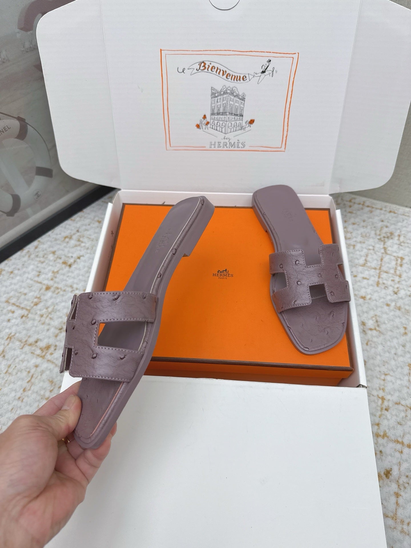 HM 26ss Oran Sandals Dusty Lavender Ostrich Leather 625104