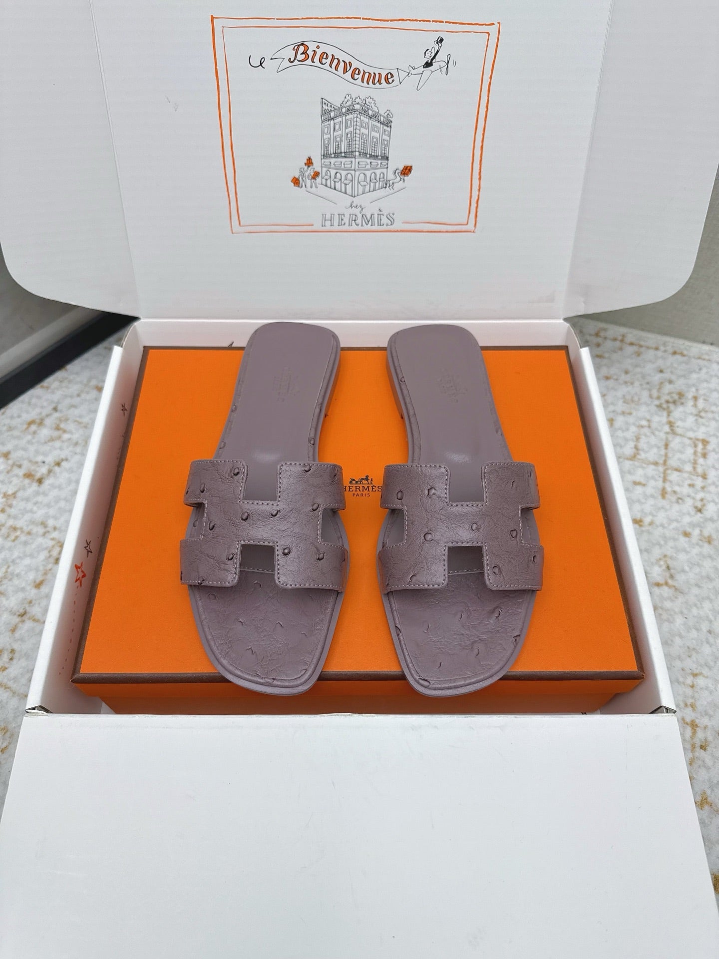 HM 26ss Oran Sandals Dusty Lavender Ostrich Leather 625104