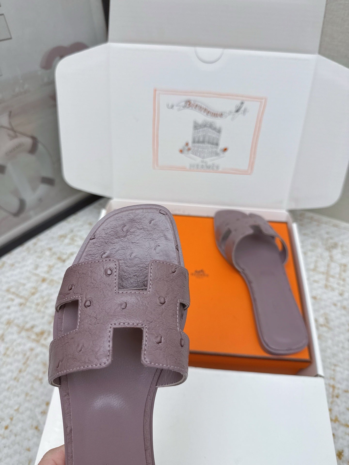 HM 26ss Oran Sandals Dusty Lavender Ostrich Leather 625104