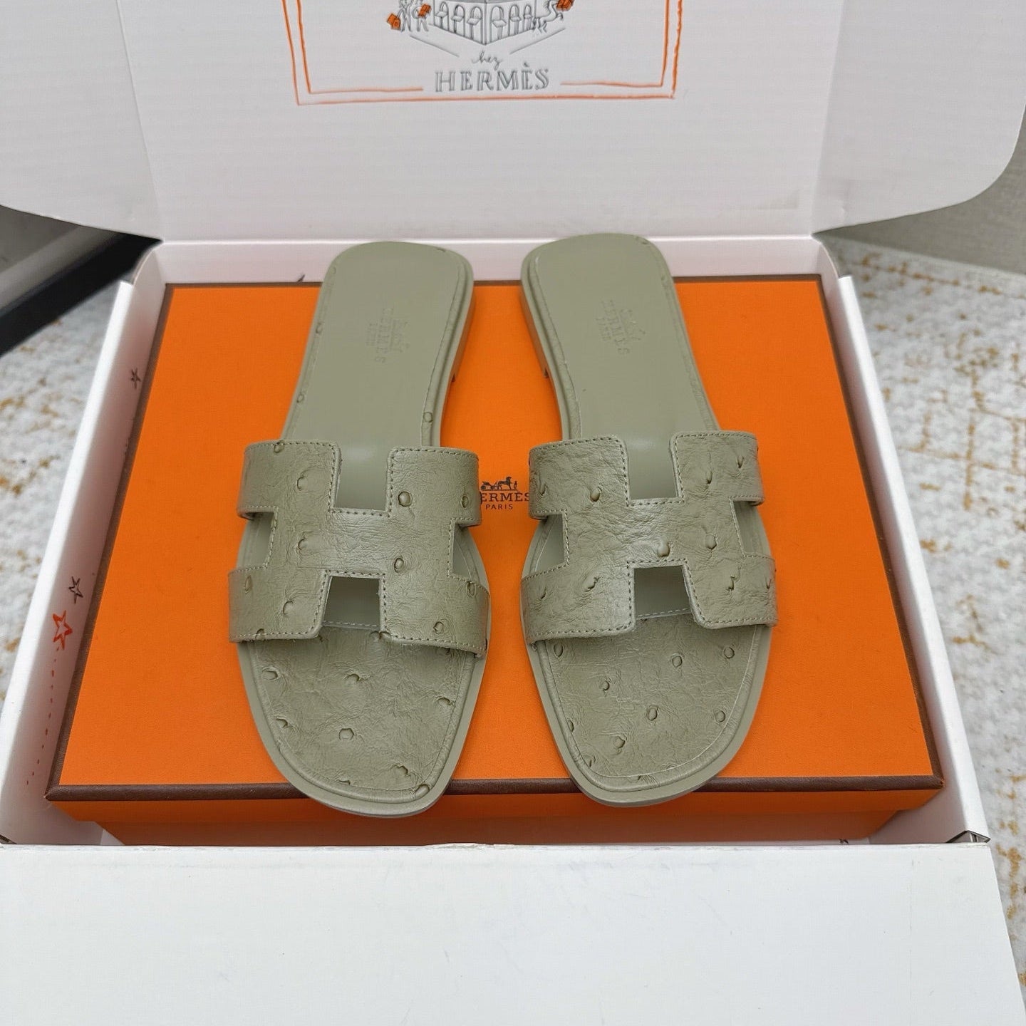 HM 26ss Oran Sandals Soft Olive Ostrich Leather 625107