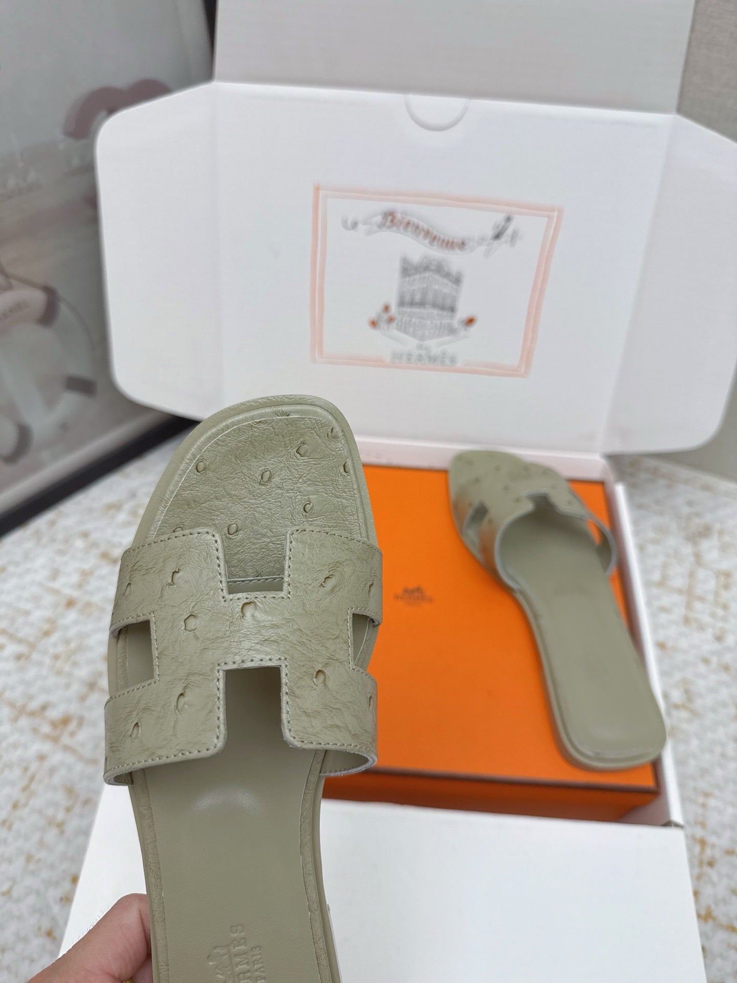 HM 26ss Oran Sandals Soft Olive Ostrich Leather 625107