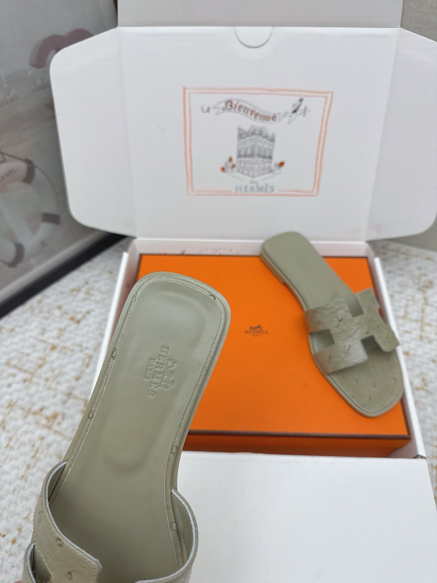 HM 26ss Oran Sandals Soft Olive Ostrich Leather 625107