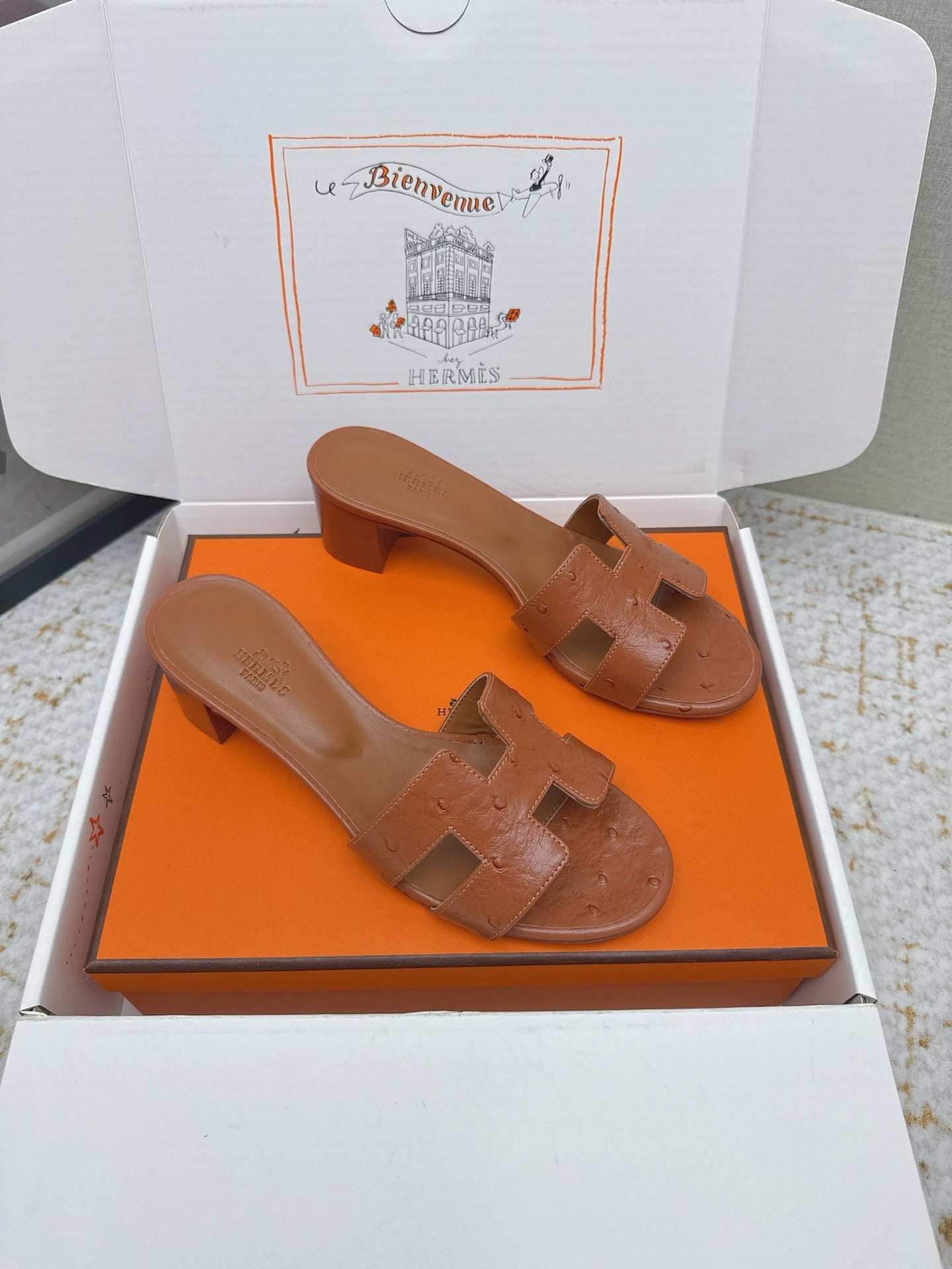 HM 26ss Oran Sandals 50 Brown Ostrich Leather 625124