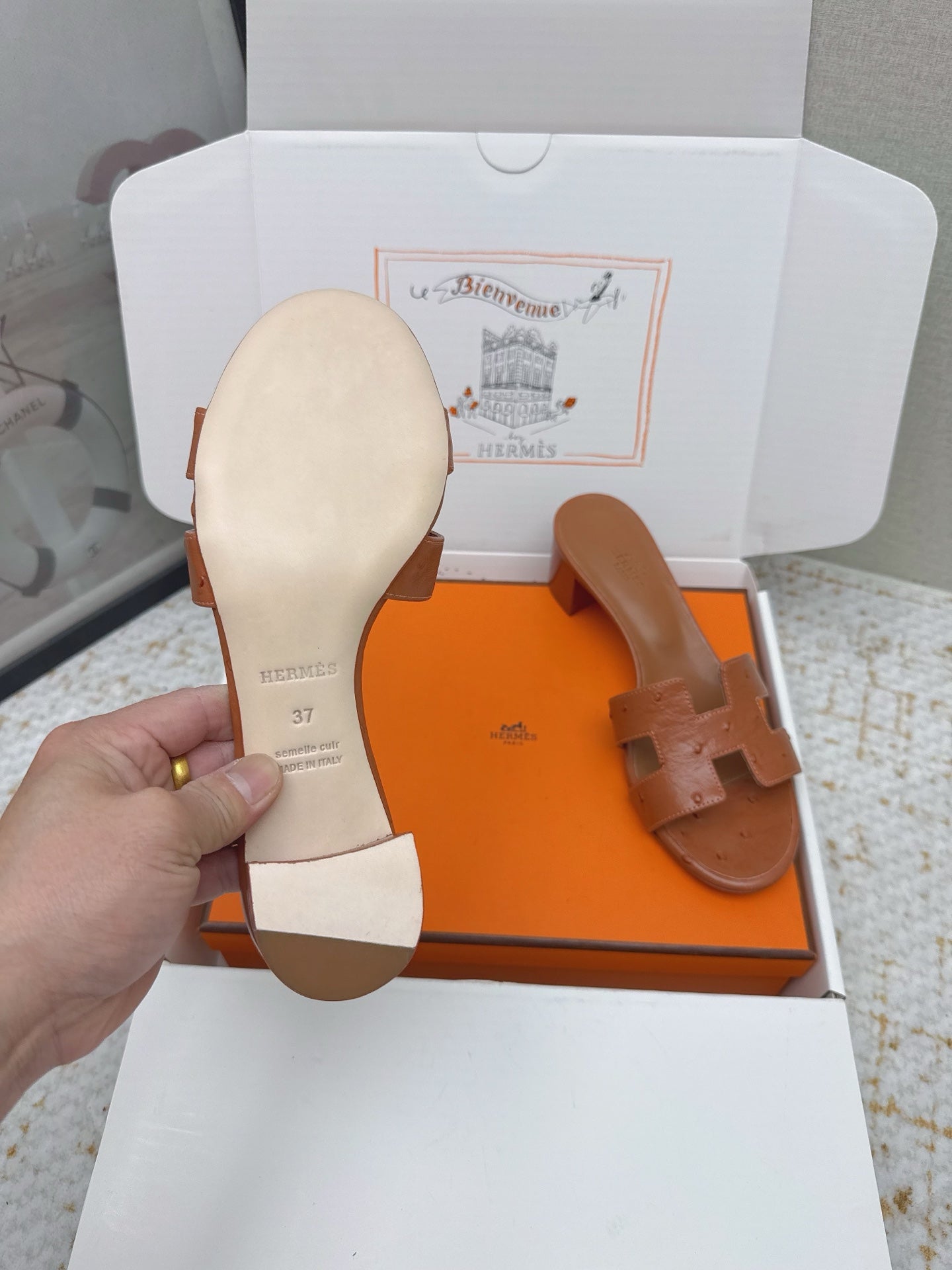 HM 26ss Oran Sandals 50 Brown Ostrich Leather 625124