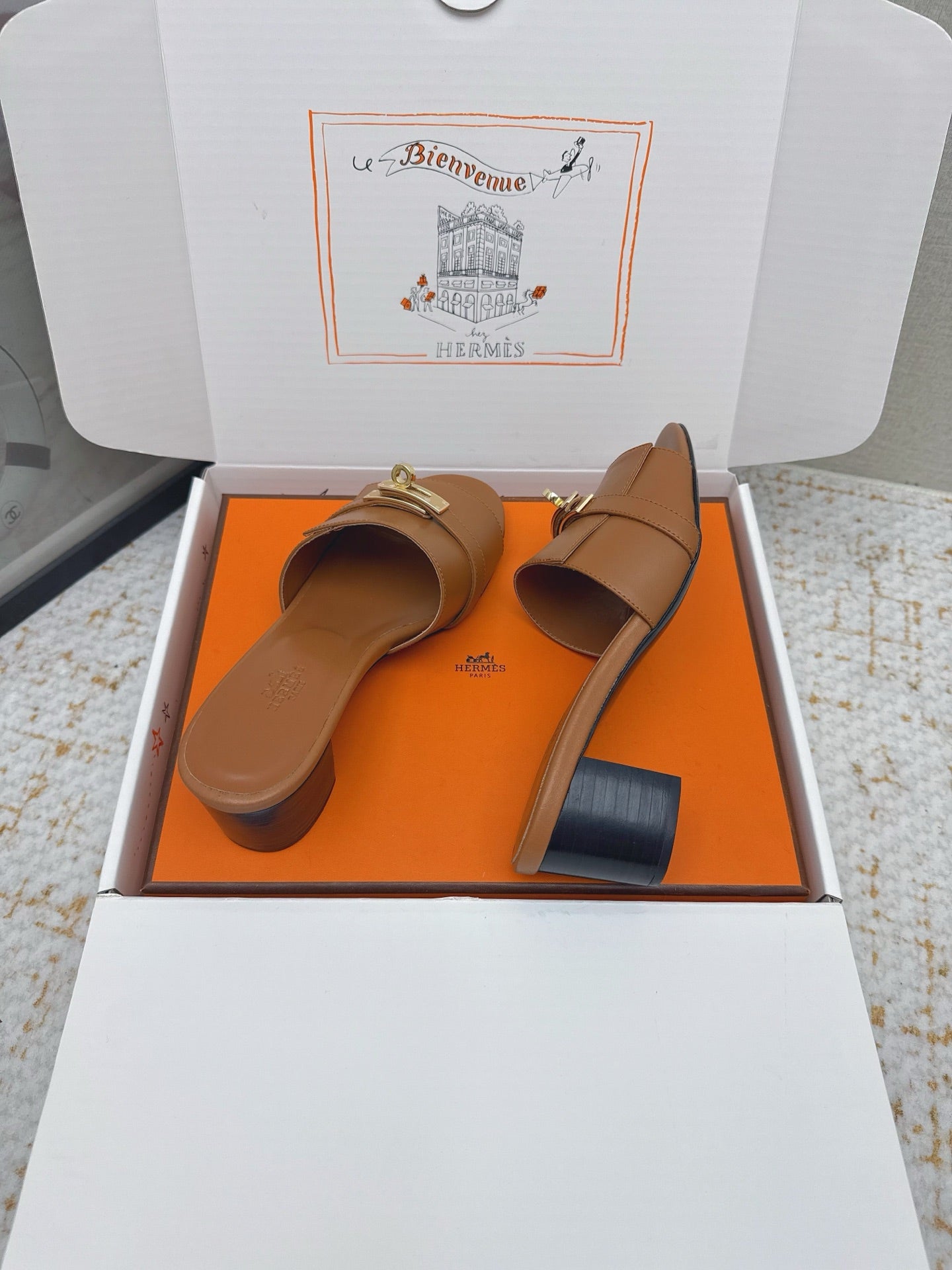 HM 26ss Oasis Sandals 50 Brown Sheepskin Gold Buckle 625162