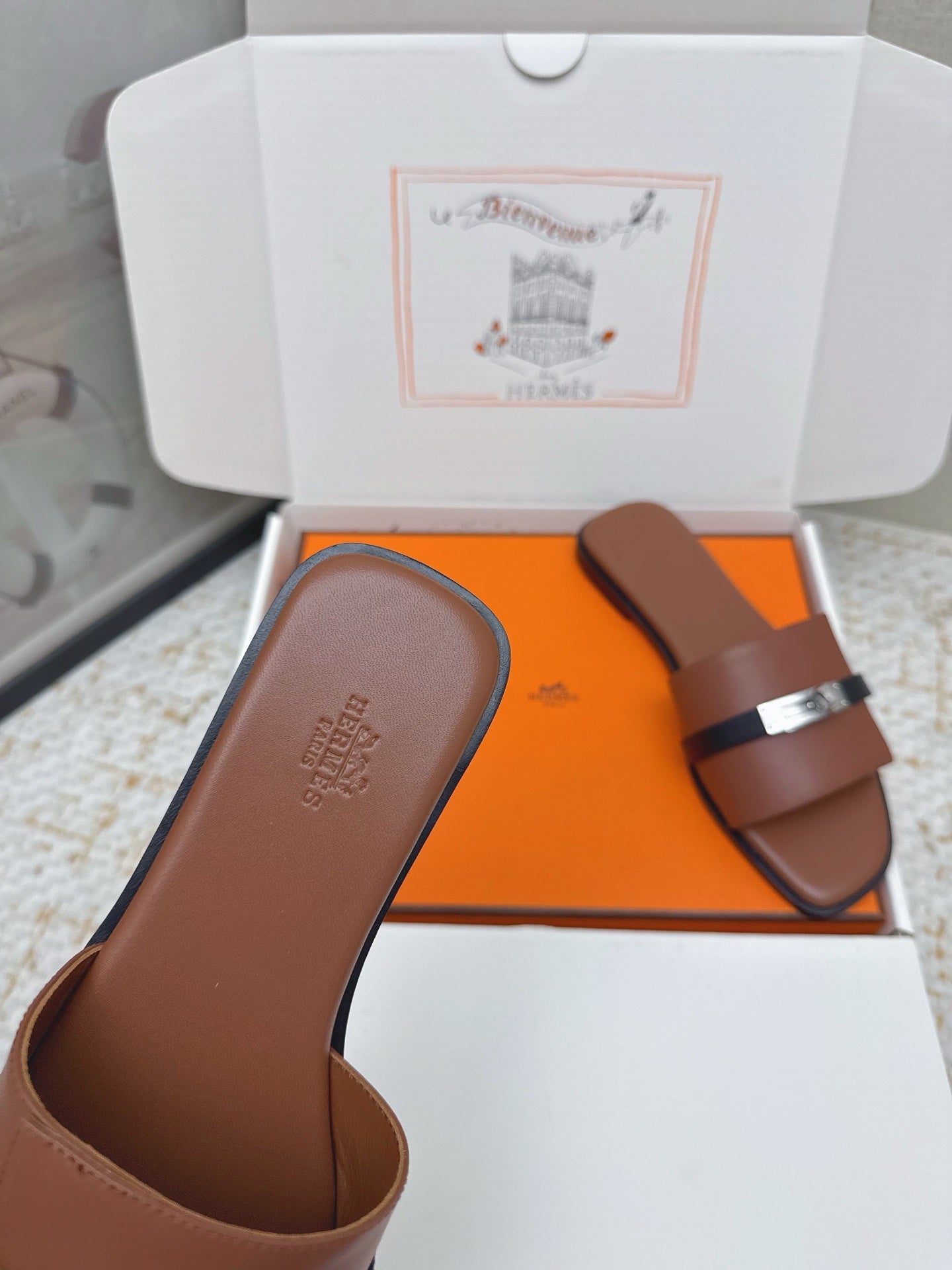 HM 26ss Oasis Sandals Brown Black Sheepskin Sliver Buckle 625170