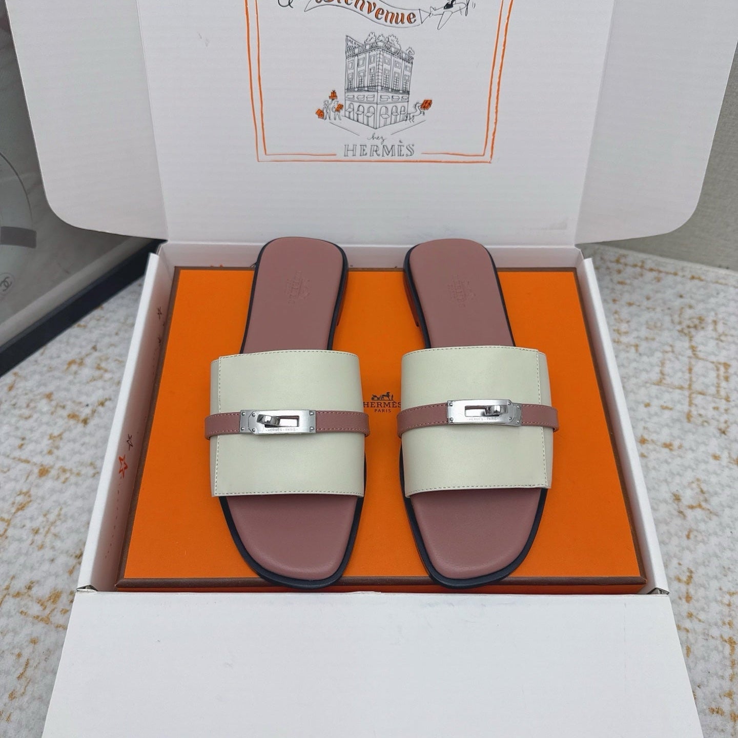 HM 26ss Oasis Sandals Dusty Rose Cream Sheepskin Sliver Buckle 625172