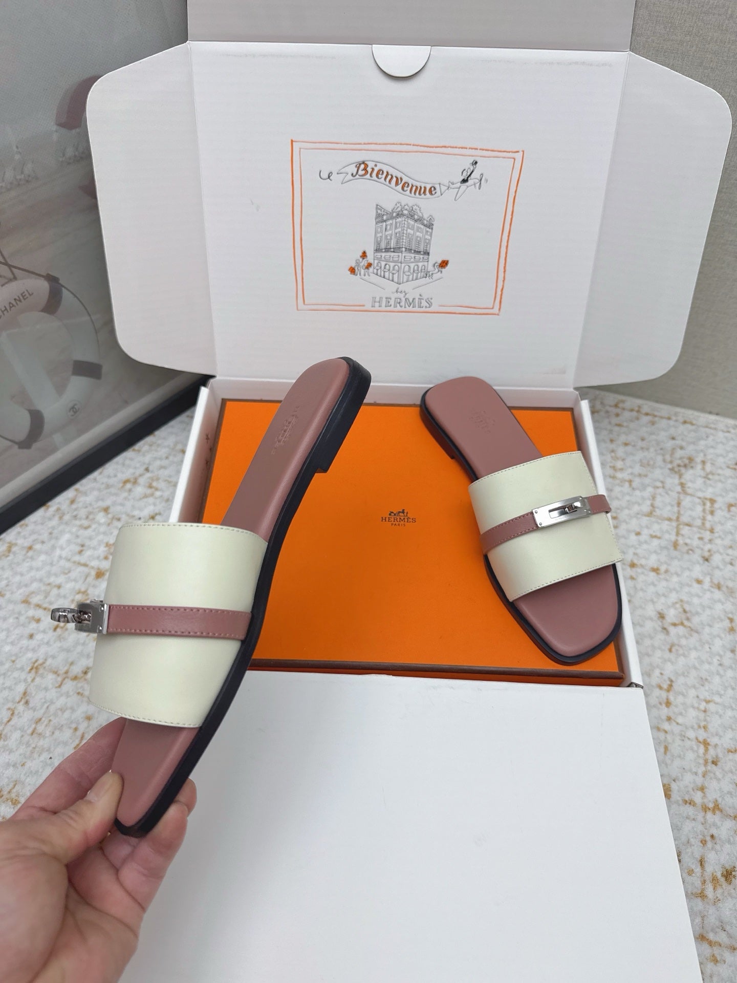 HM 26ss Oasis Sandals Dusty Rose Cream Sheepskin Sliver Buckle 625172